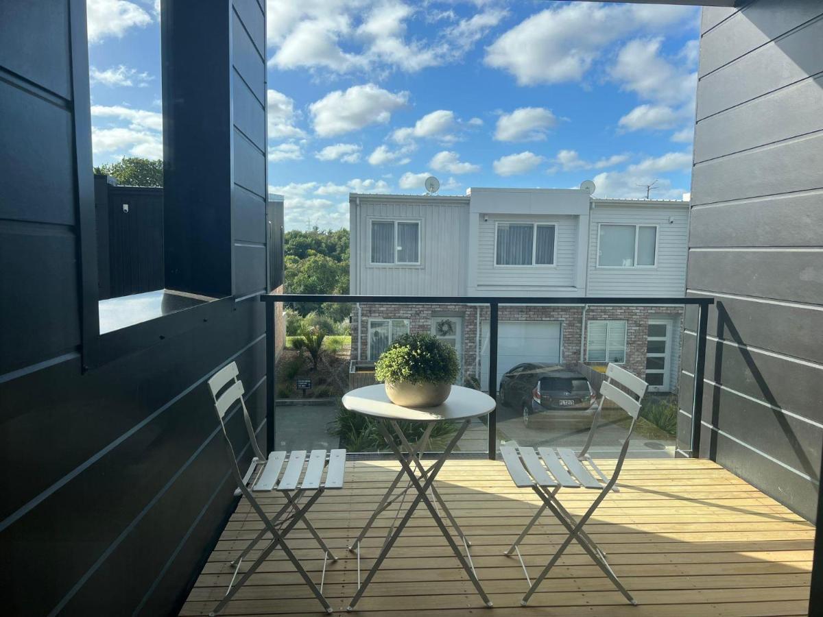 Avon Valley Vista- Modern Chic Family With Nespresso & Parking Auckland