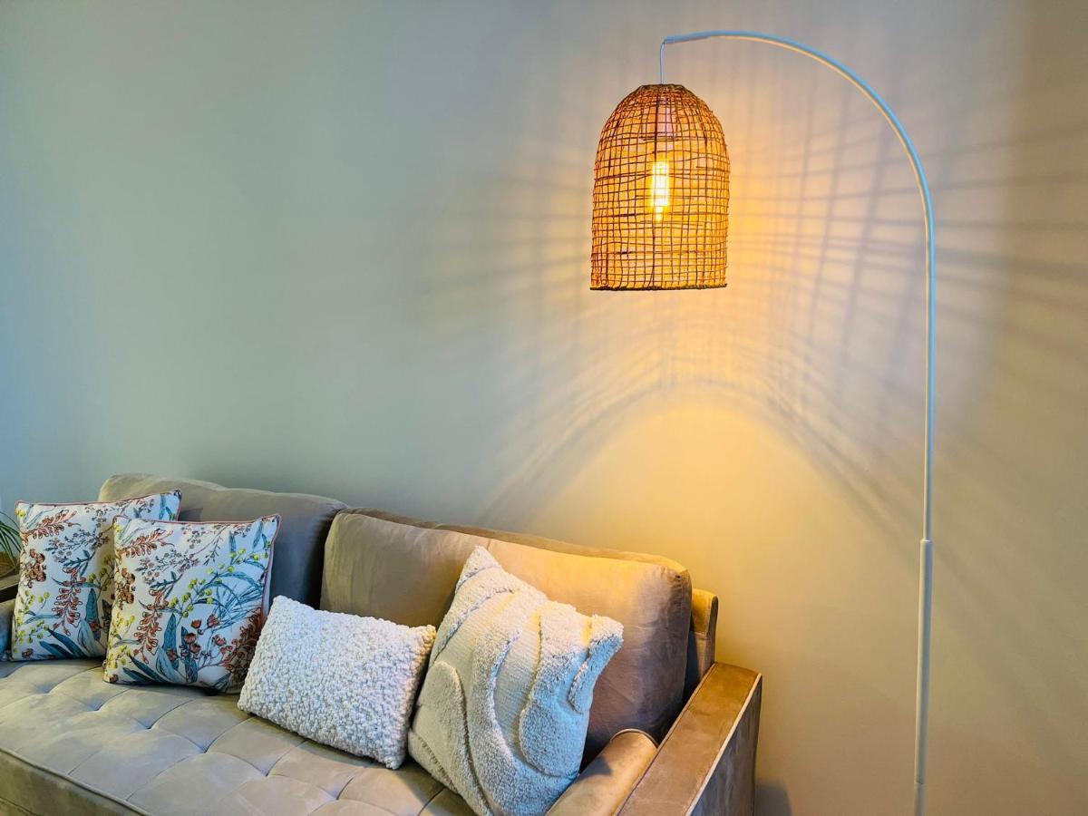 Avon Valley Vista- Modern Chic Family With Nespresso & Parking * Auckland