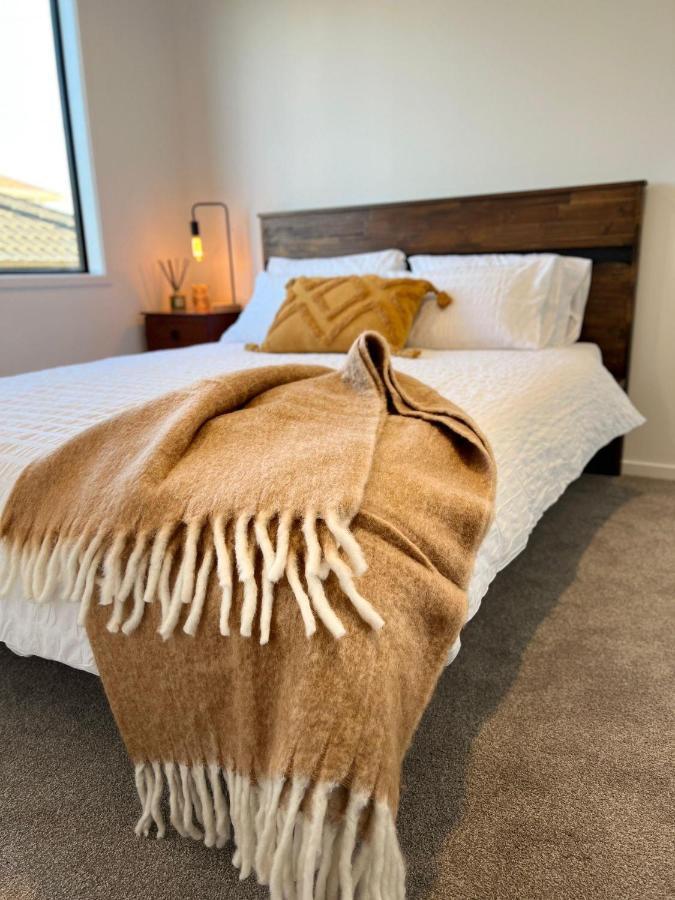 Avon Valley Vista- Modern Chic Family With Nespresso & Parking Villa Auckland