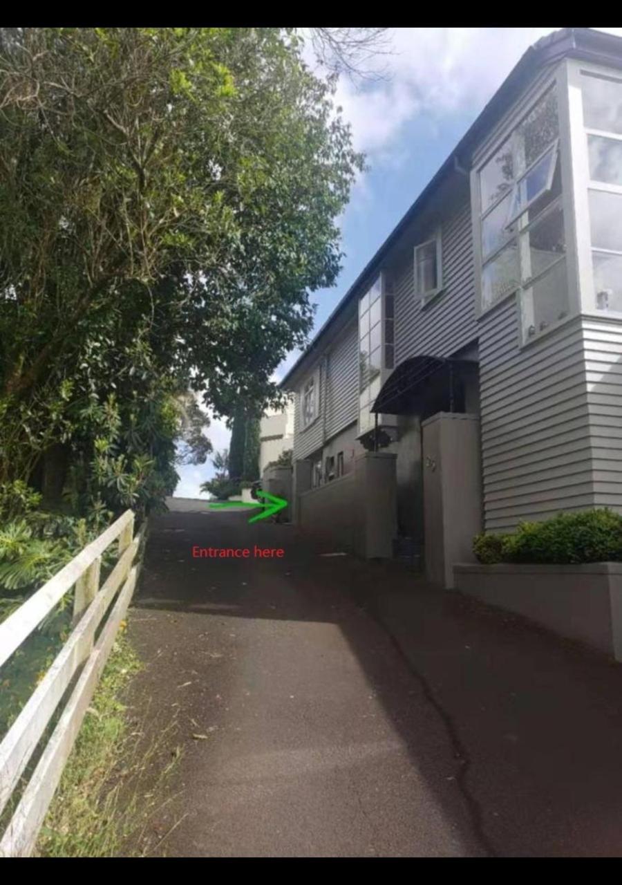 1 Queen Bed And 1 Sofa Bed, B, 25 Glenfell Place, Epsom, Guest house *