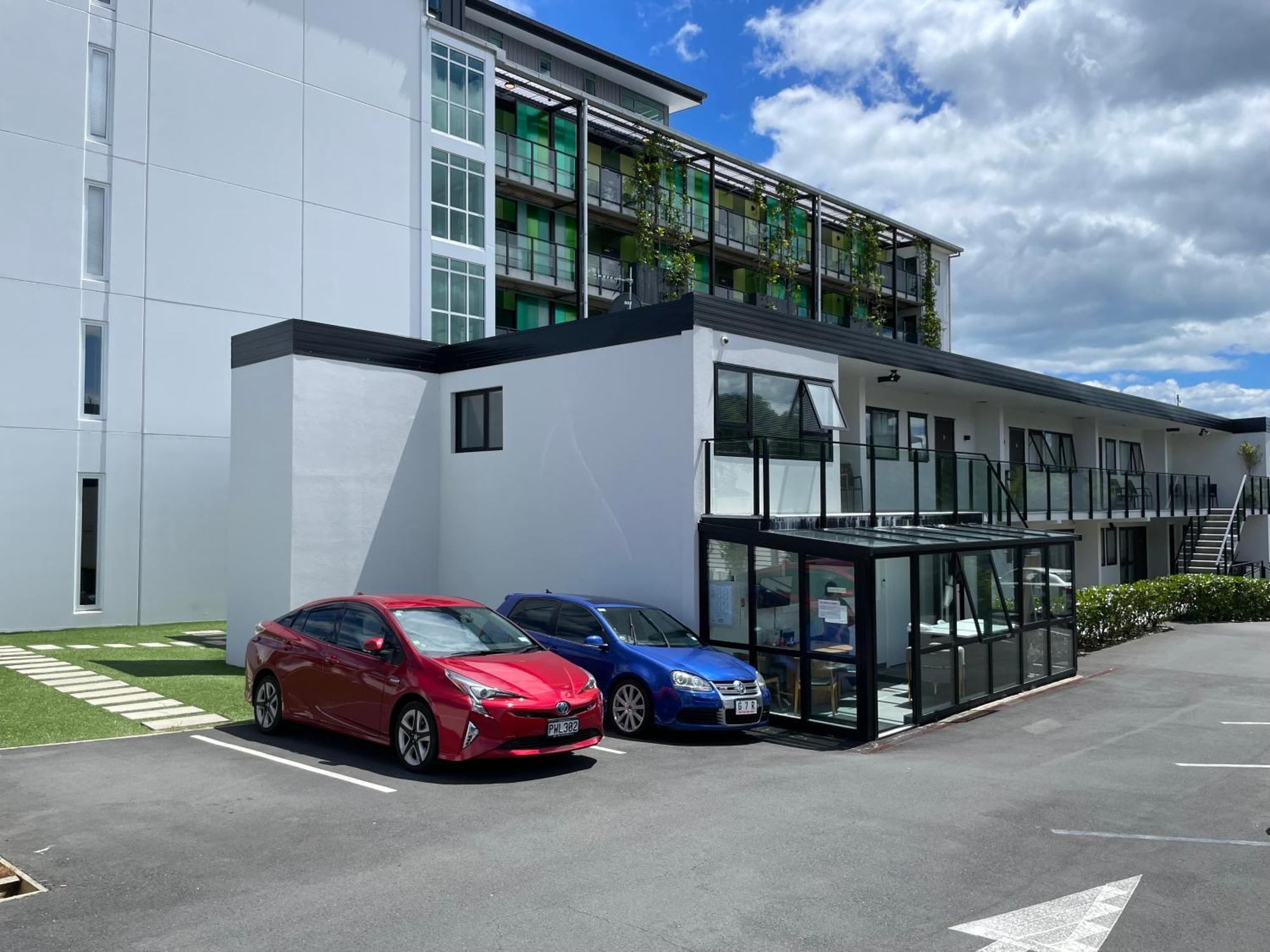 66 Express Luxury In New Market * Auckland