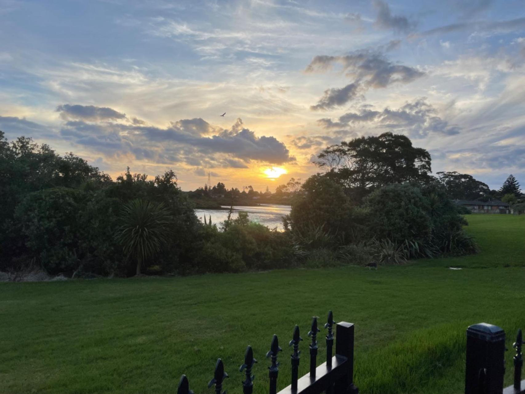 Relax By The Tamaki River Auckland