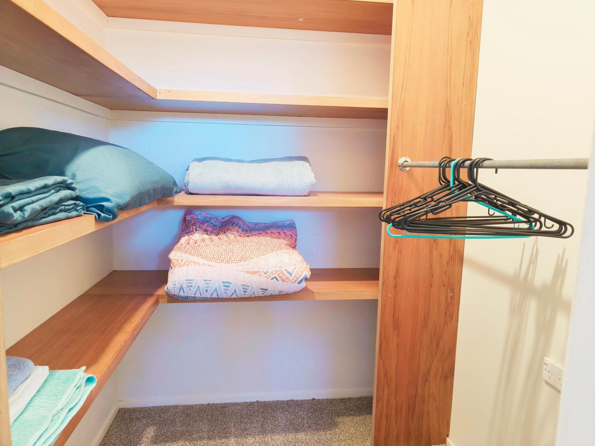 Hospedagem domiciliar Sunny Cosy With Private Bathroom In North Shore 201