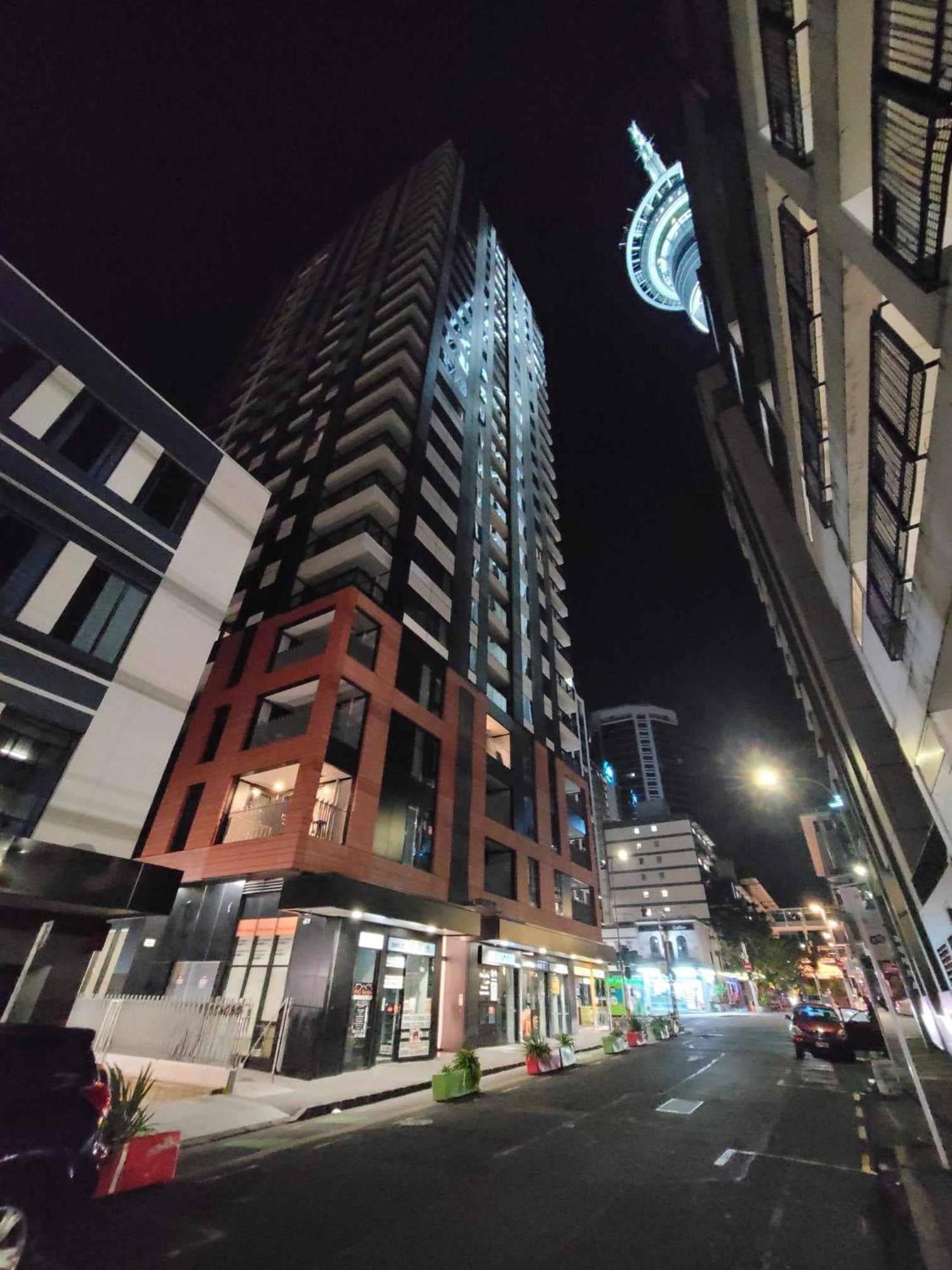 Sky Tower Just Next Door Apartment Auckland