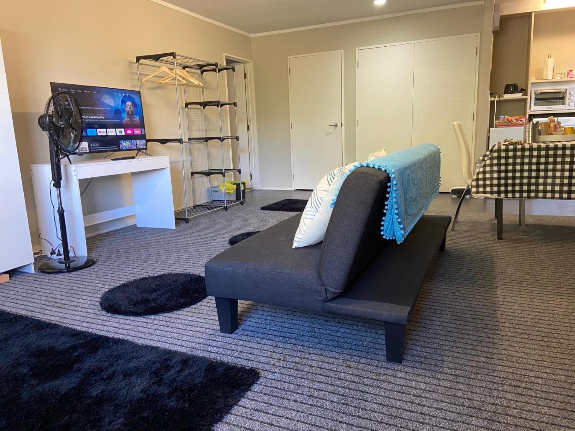 Close Motorway,free Breakfast,lovely Hot Spa,private,