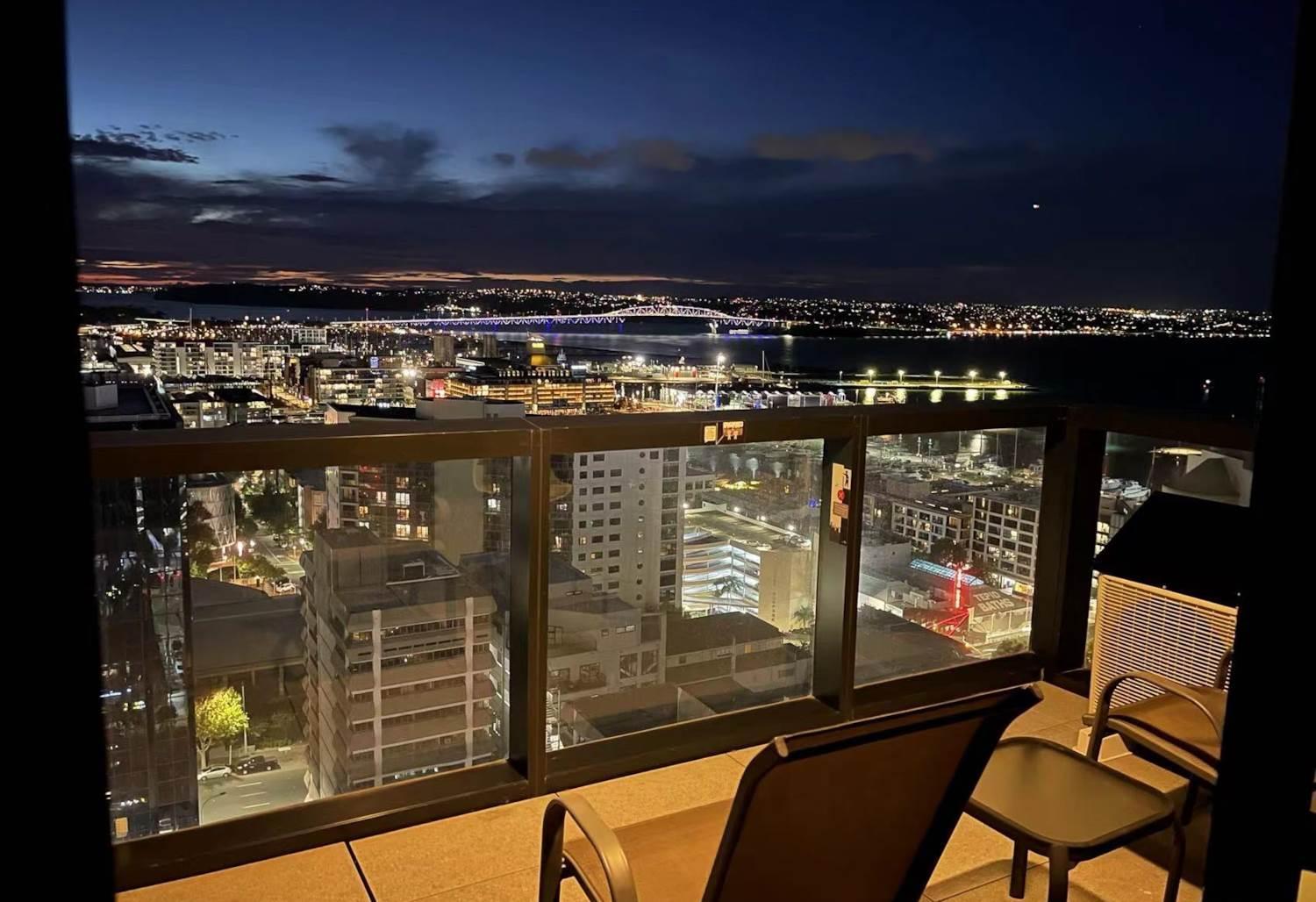 Magnificent Harbour View Skytower View In Cbd *