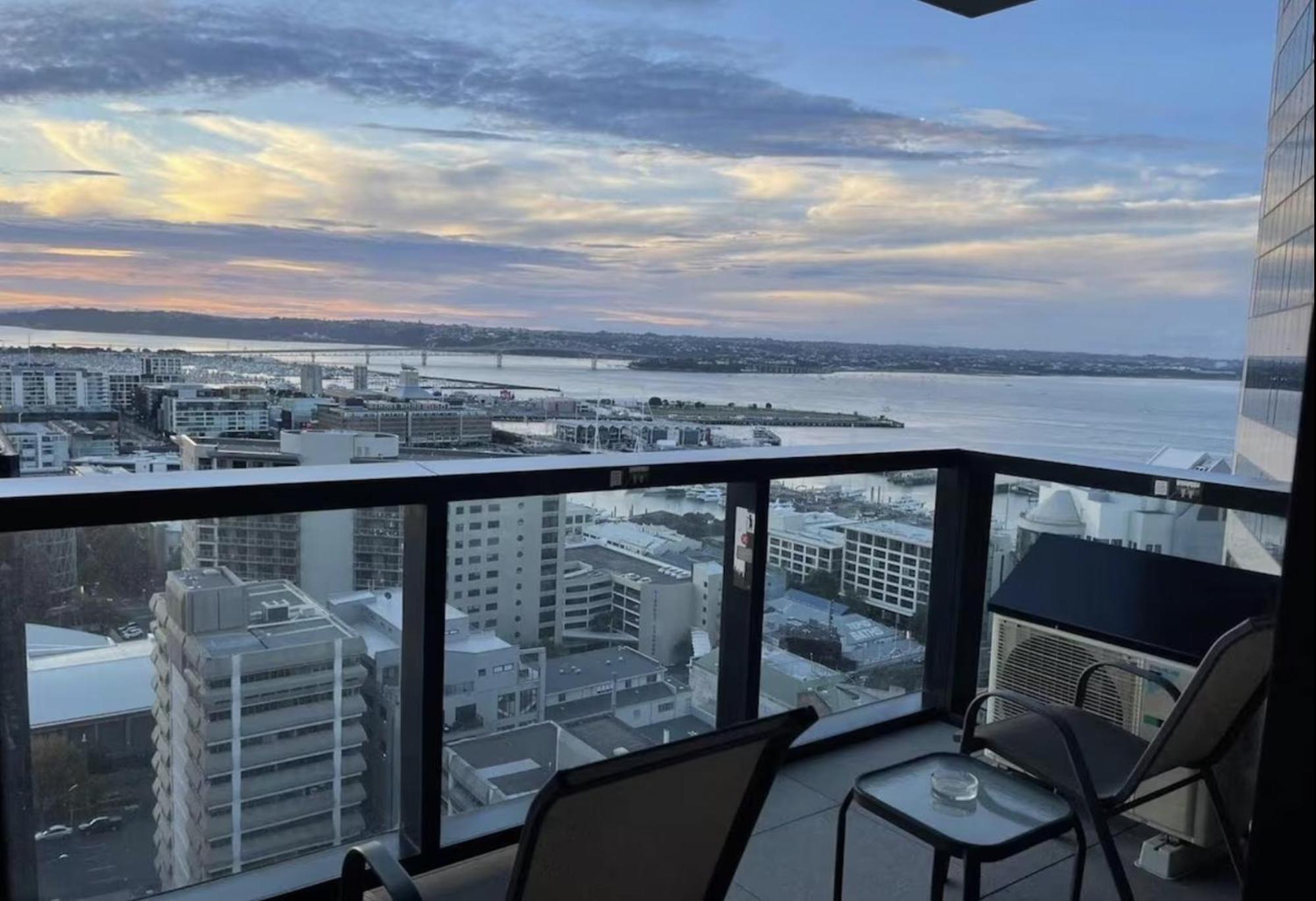 Apartment Magnificent Harbour View Skytower View In Cbd Auckland