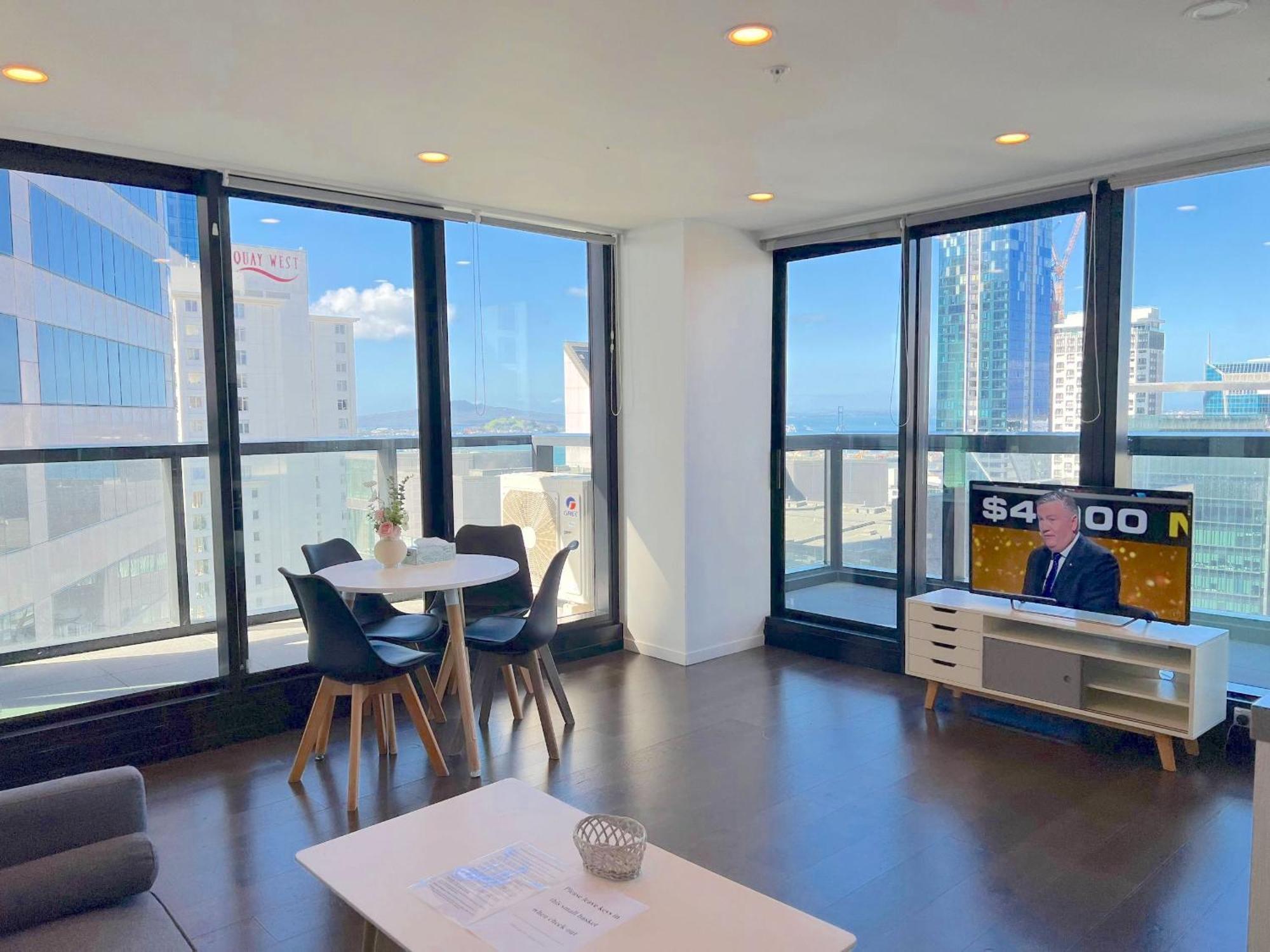 Magnificent Harbour View Skytower View In Cbd *