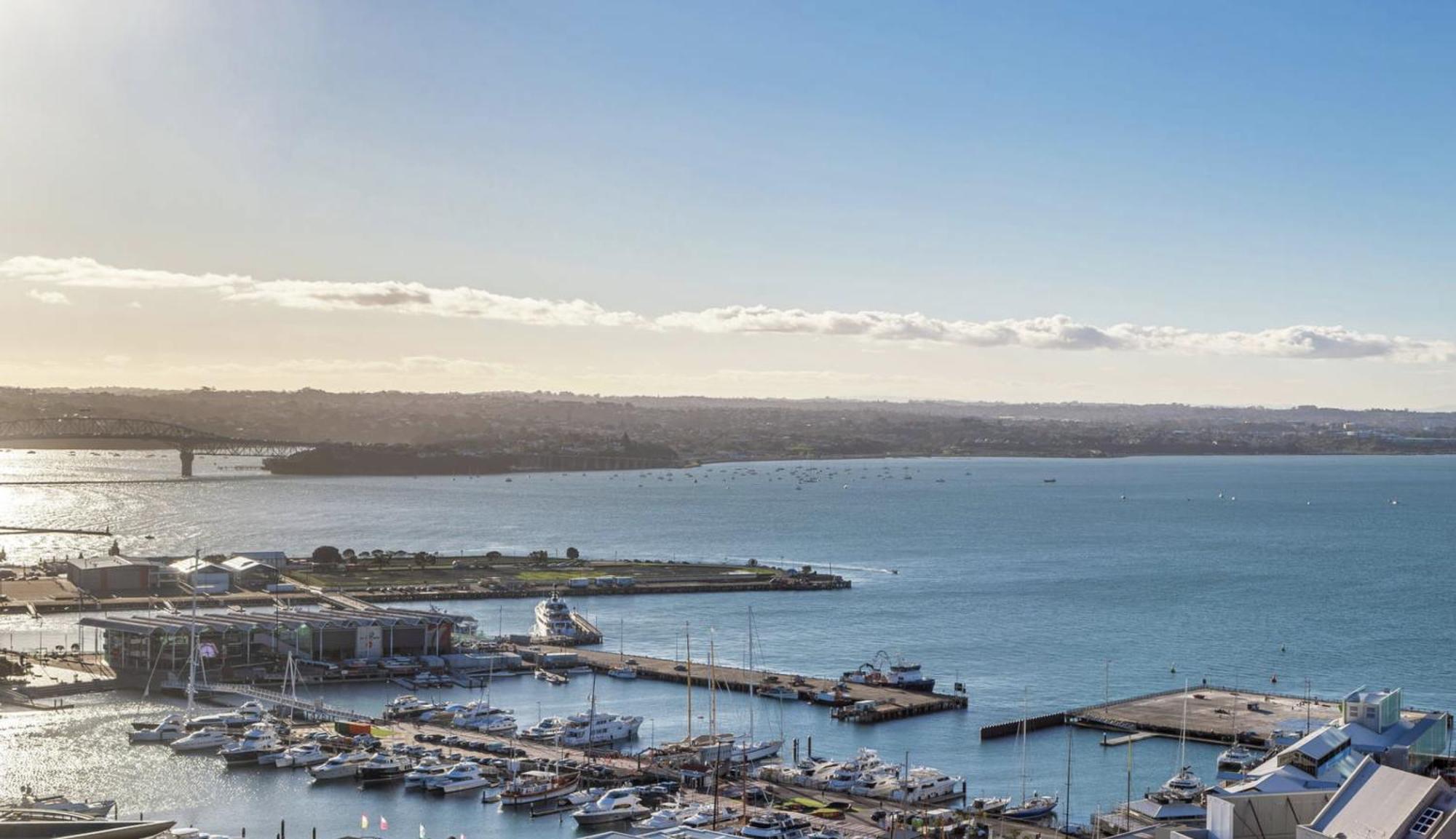 Magnificent Harbour View Skytower View In Cbd
