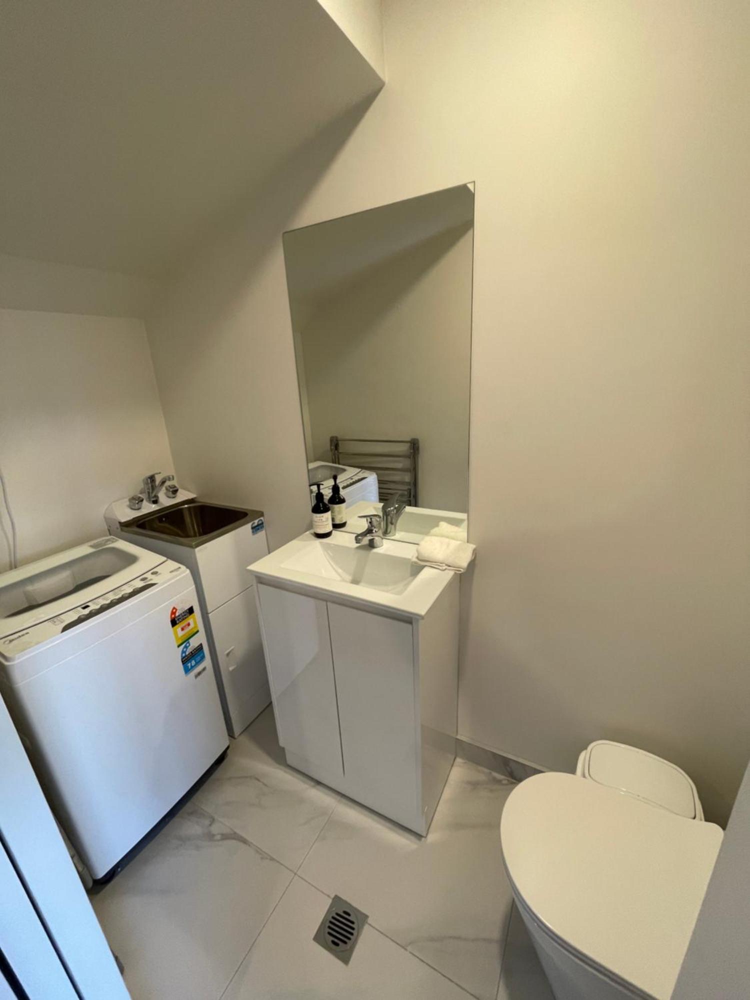 Modern By The Reserve Holiday home Auckland