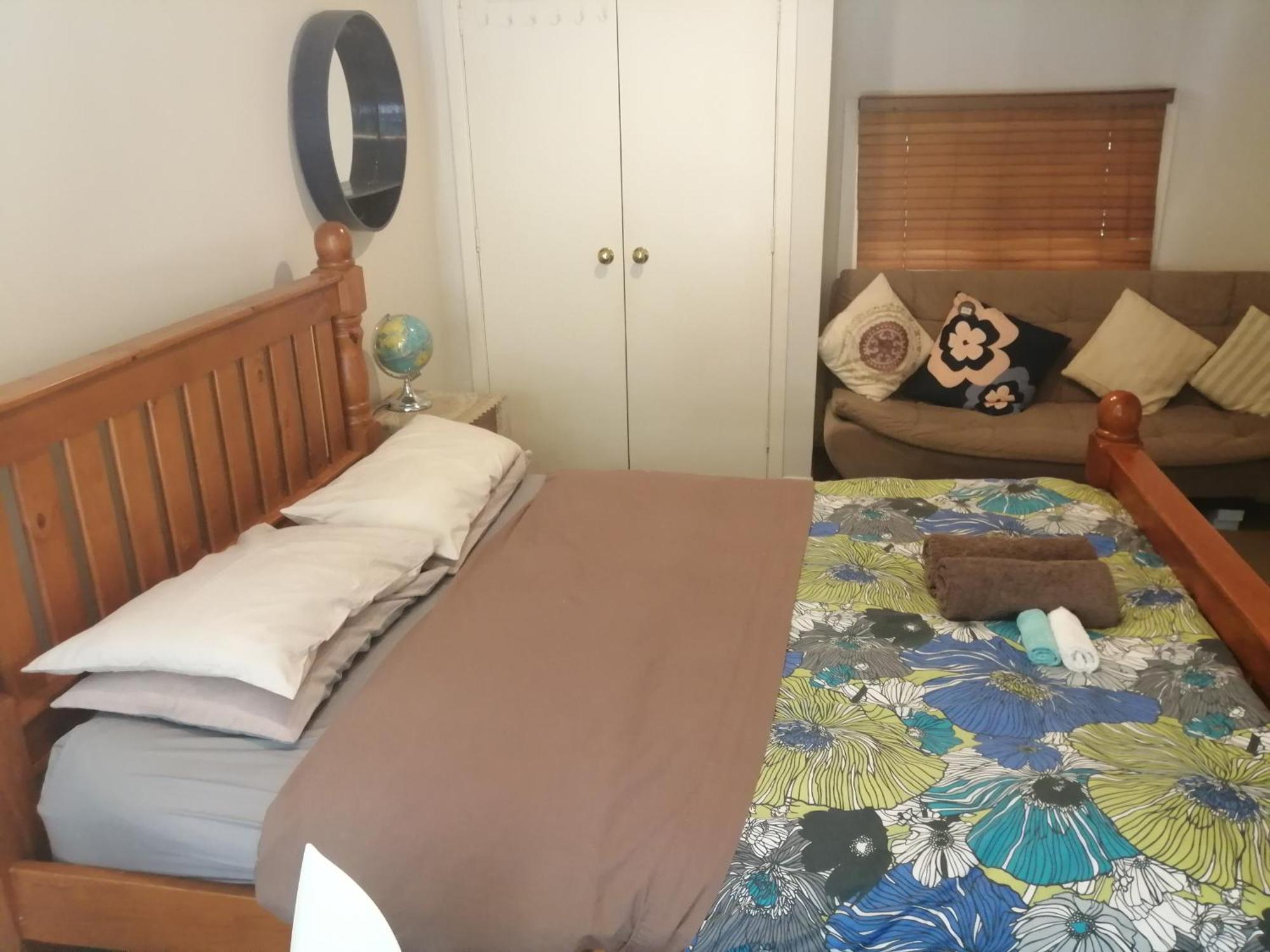 1 Queen Bed And 1 Sofa Bed, B, 25 Glenfell Place, Epsom,