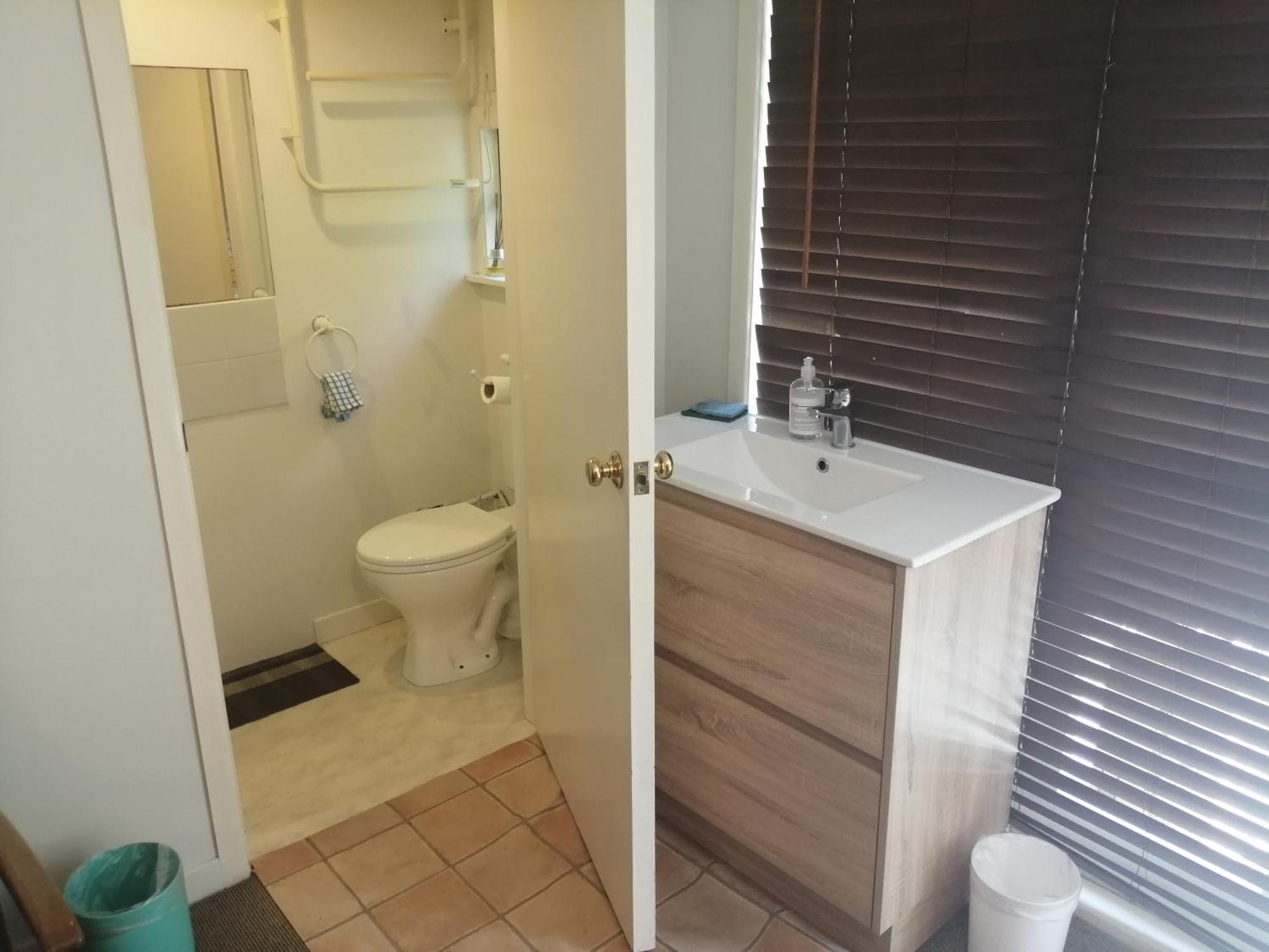 1 Queen Bed And 1 Sofa Bed, B, 25 Glenfell Place, Epsom, *