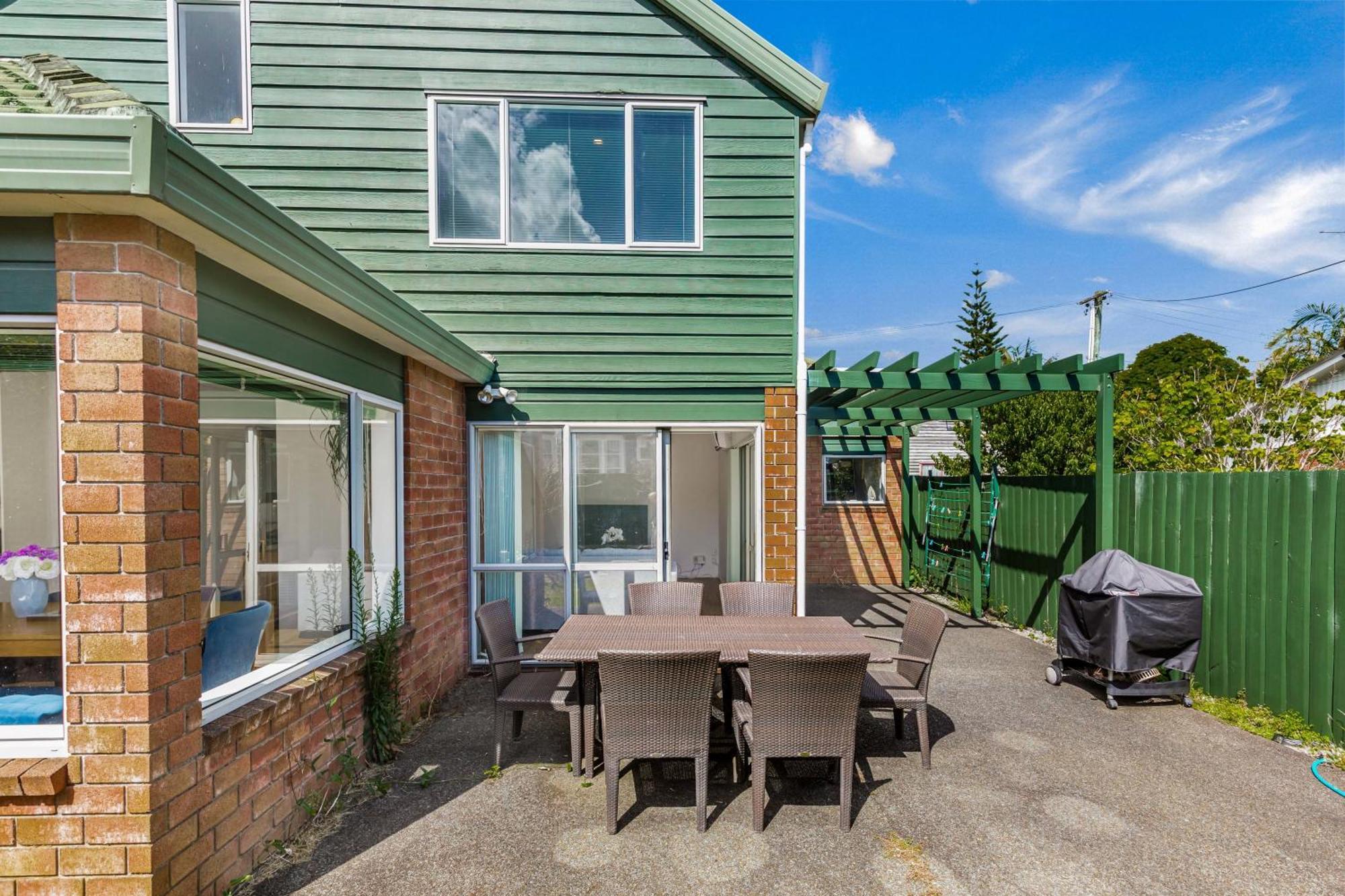 Holiday home Private And Sunny 3-bedroom With Parking