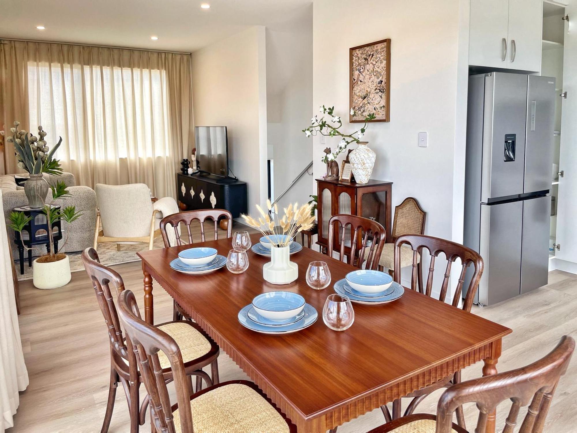 Modern French Retro Townhouse In Sandringham, Close To City, Heat Pumps, Netfilx Auckland