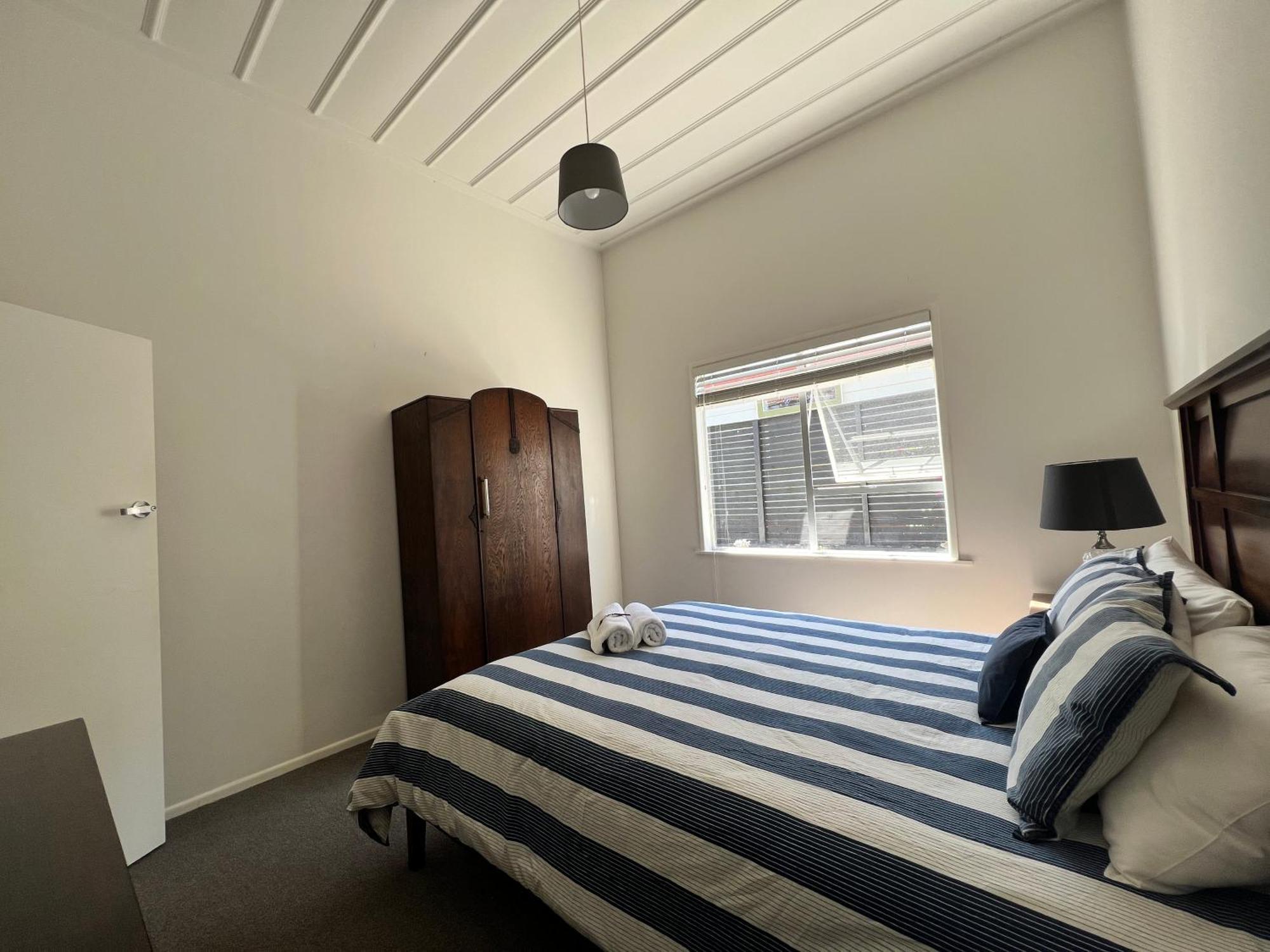Homestay Eden Park House *