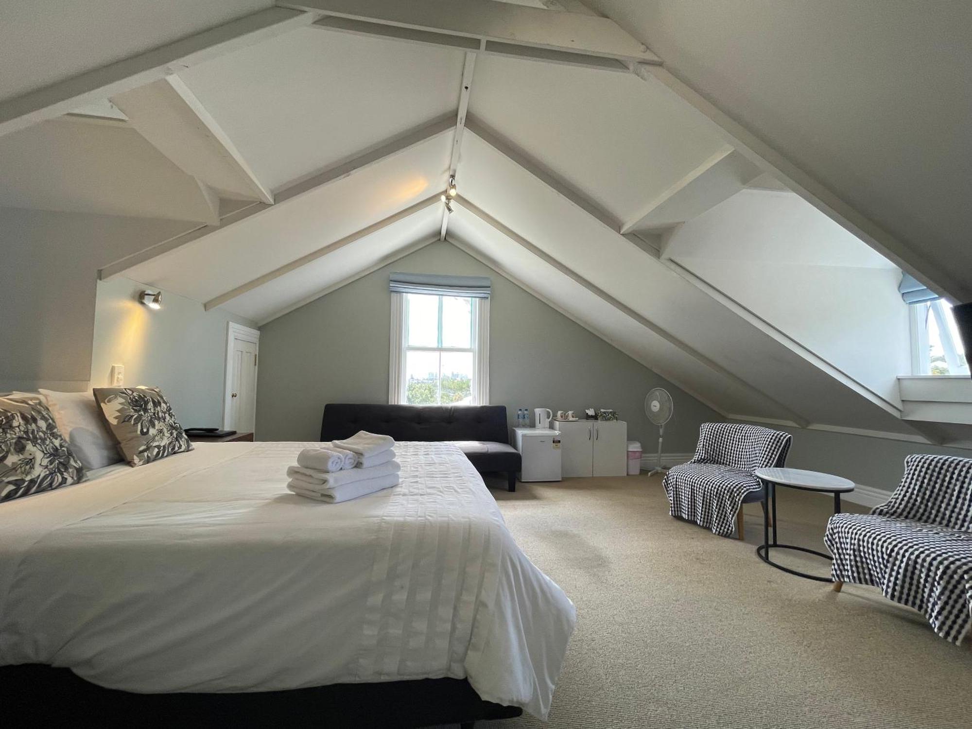 Western Springs To Central Heritage Guest house 4*
