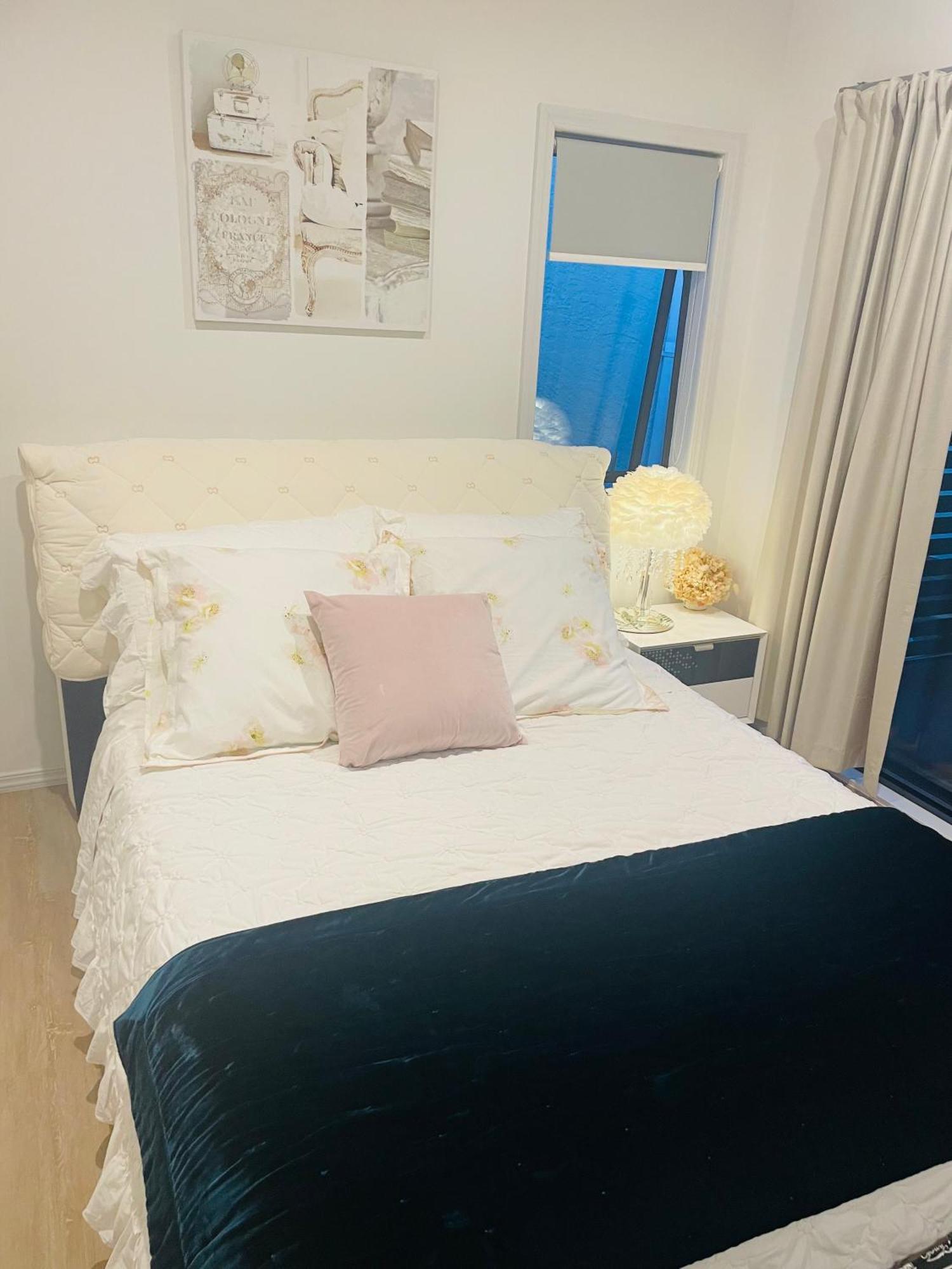 Delightful Little House & Chateau Charme Auckland