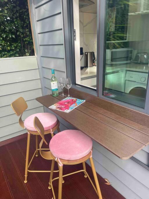 Guest house Delightful Little House & Chateau Charme Auckland