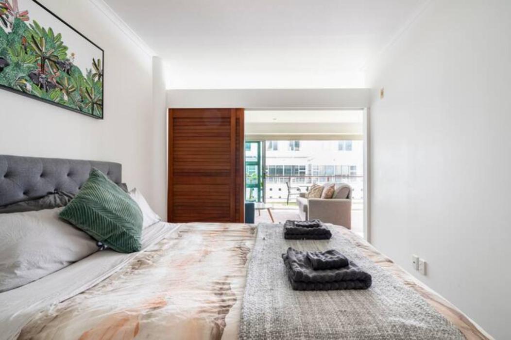 Luxury Hideaway On Princes Wharf Apartment