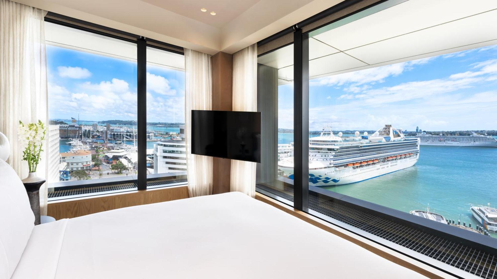 Intercontinental By Ihg 5*