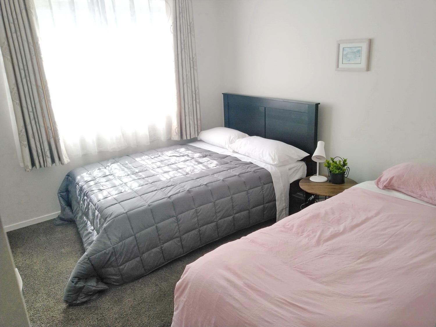 7br 3bh Escape. 2 Min To Browns Bay * Auckland