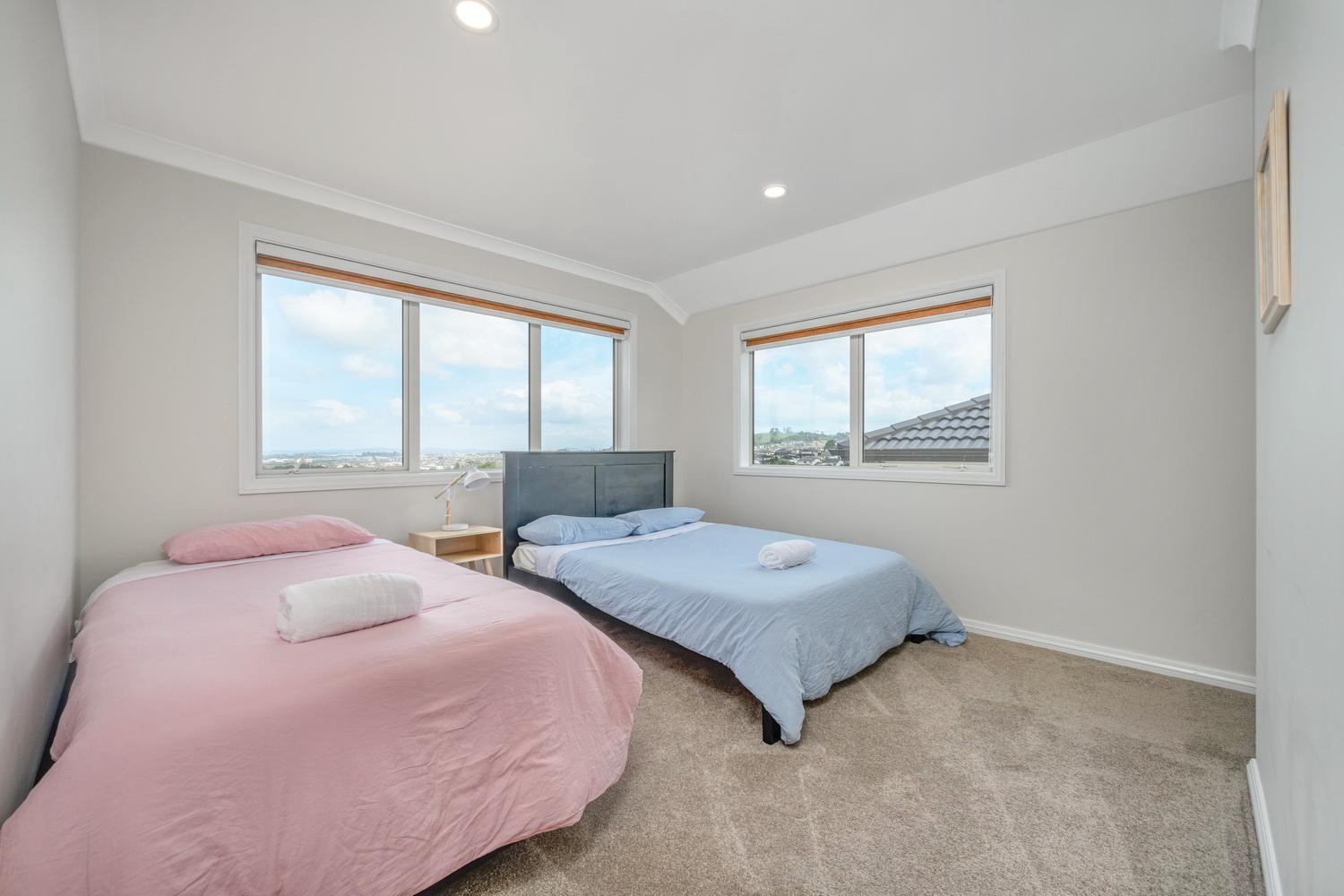 7br 3bh Escape. 2 Min To Browns Bay *