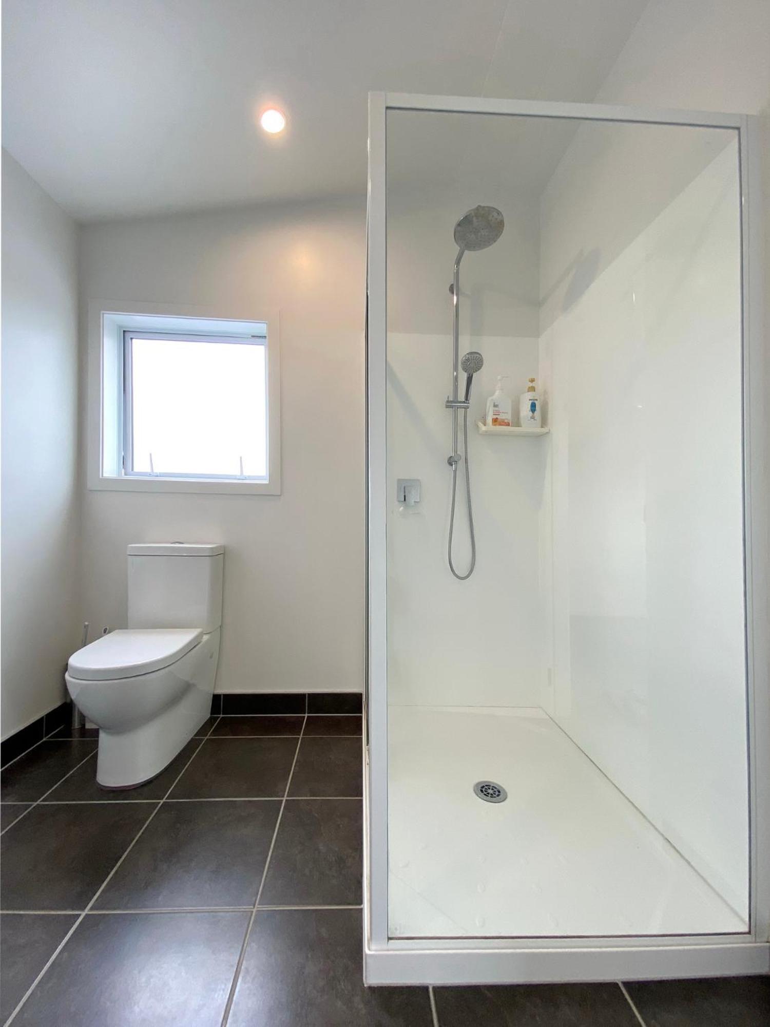 7br 3bh Escape. 2 Min To Browns Bay *