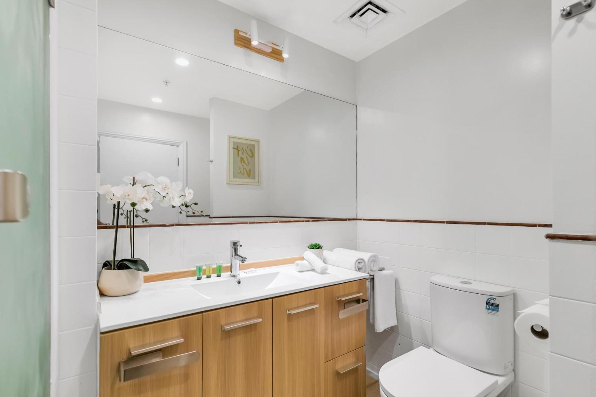 Golden Executive Getaway Apartment