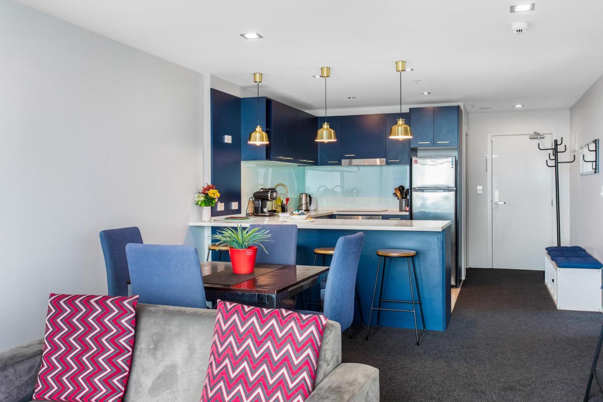 Apartment Urban Horizon With Sea Views And Pool Auckland
