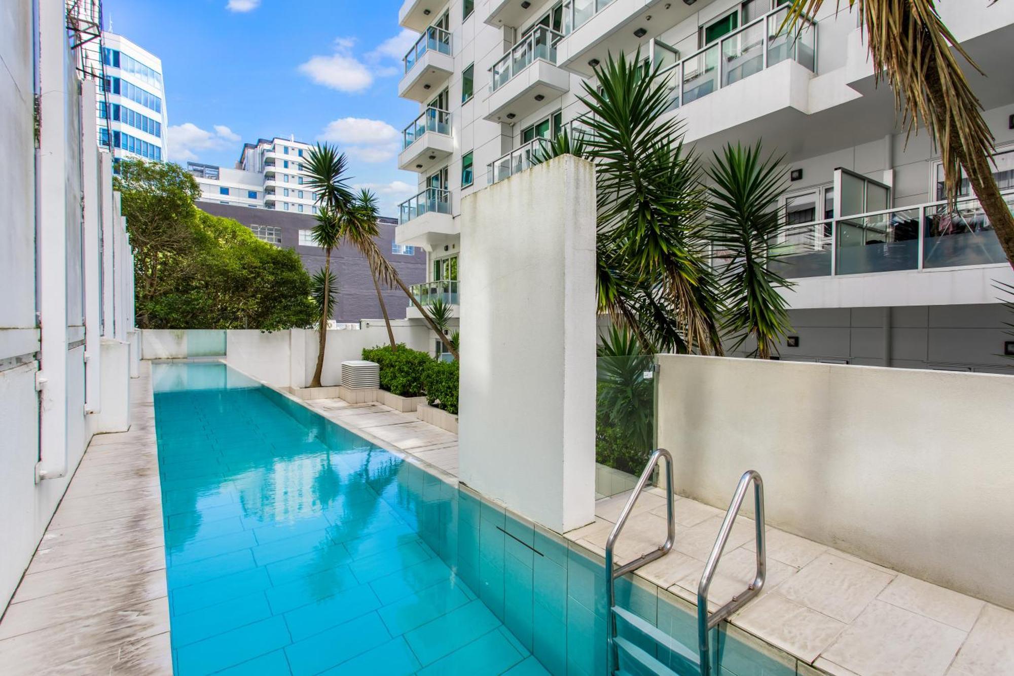 Urban Horizon With Sea Views And Pool Apartment