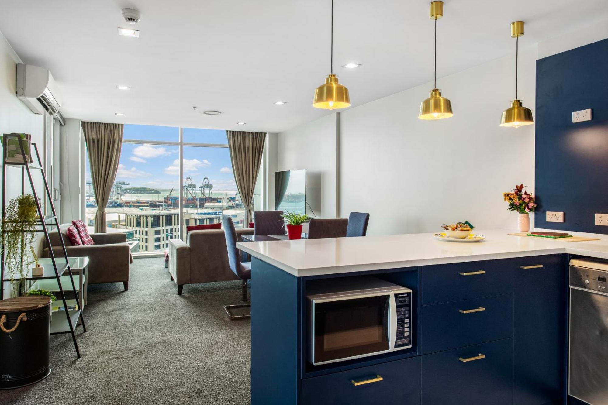 Urban Horizon With Sea Views And Pool Apartment