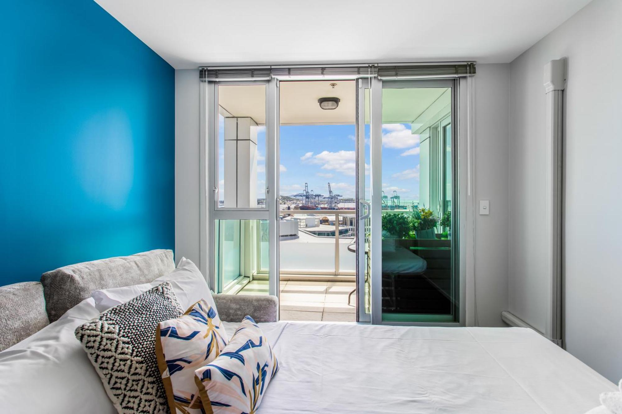 Urban Horizon With Sea Views And Pool *