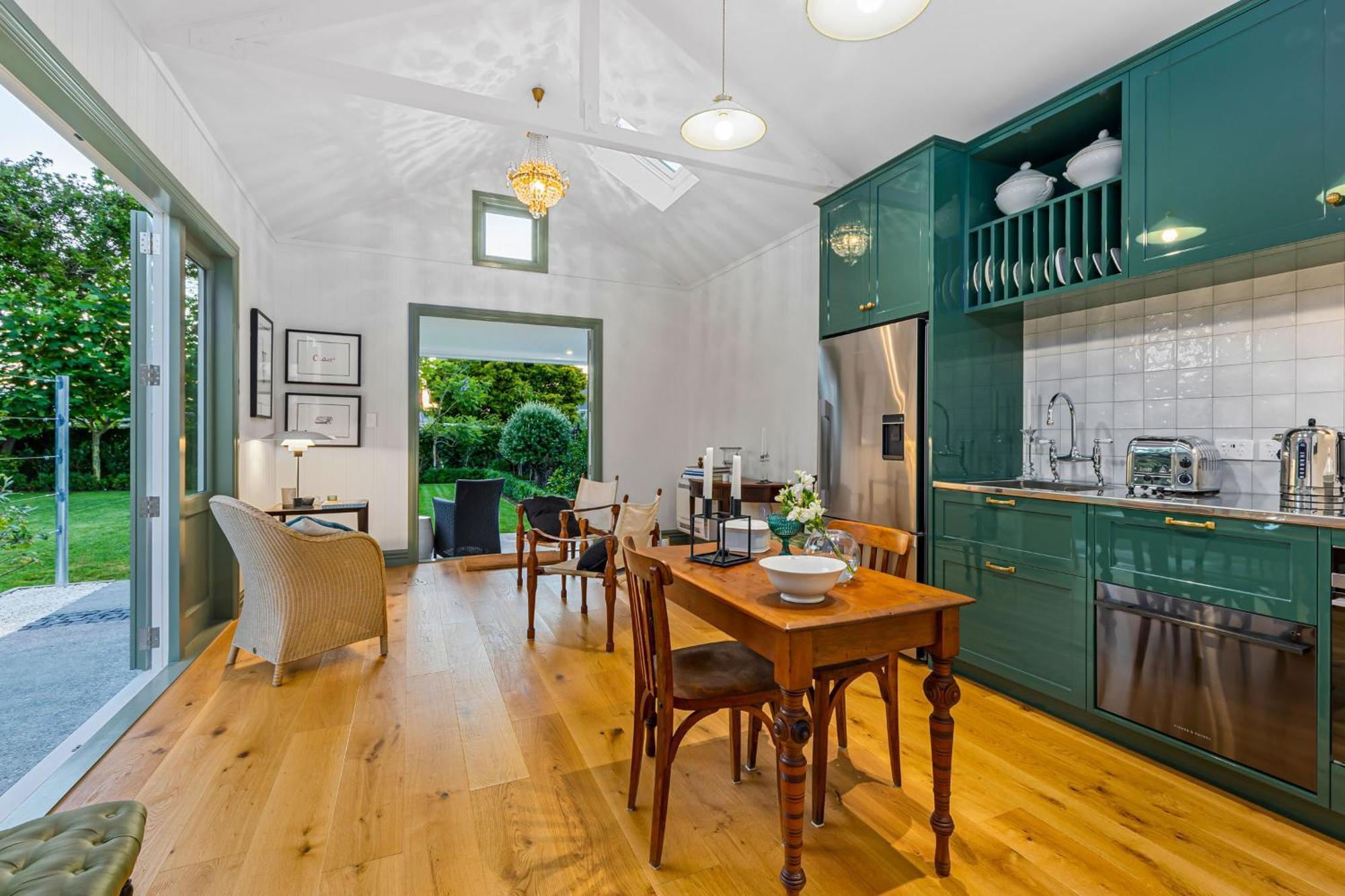 Villa Augusta Hut Auckland
