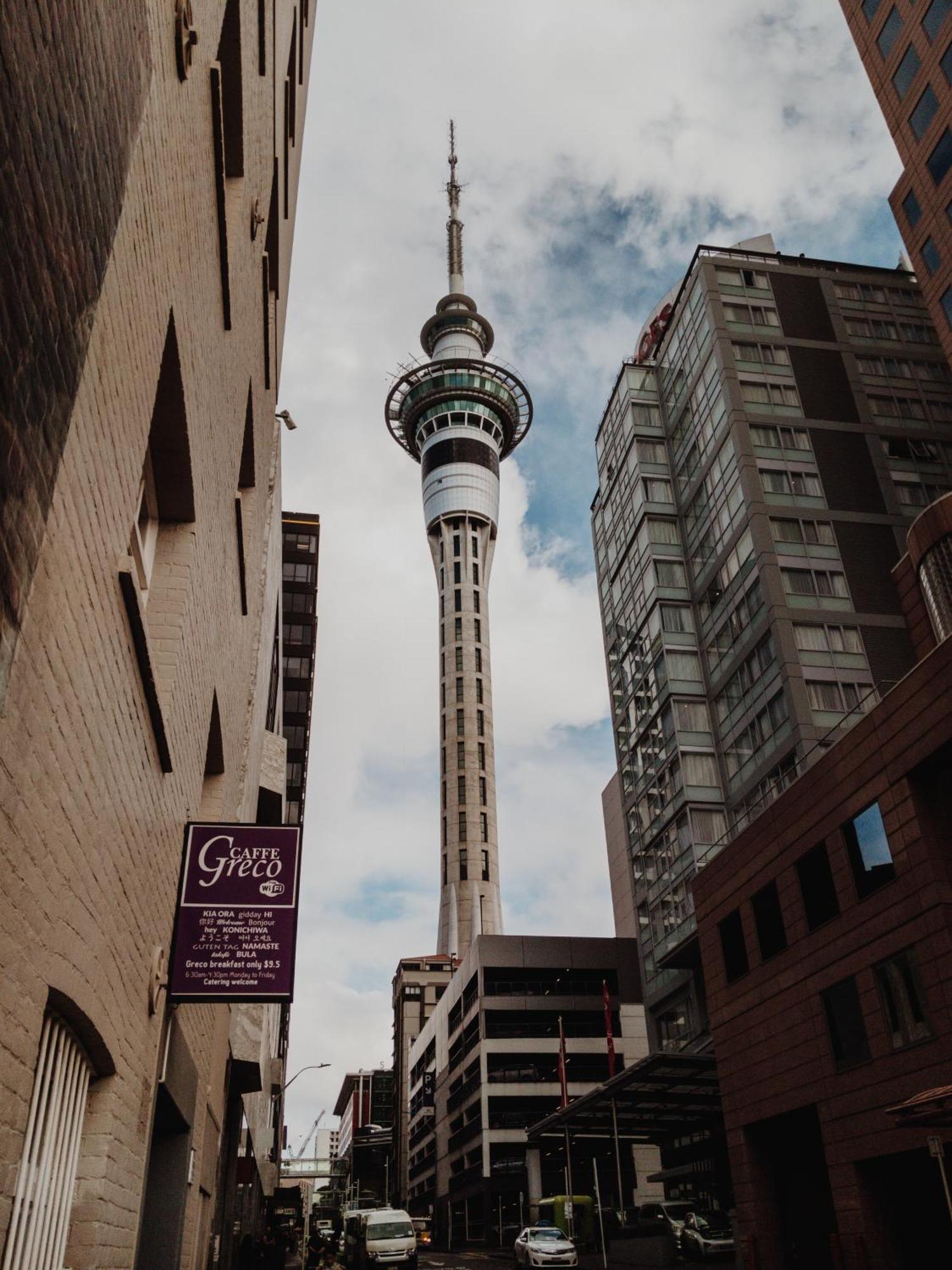 Sophisticated Spacious W Stunning Harbour View Apartment Auckland