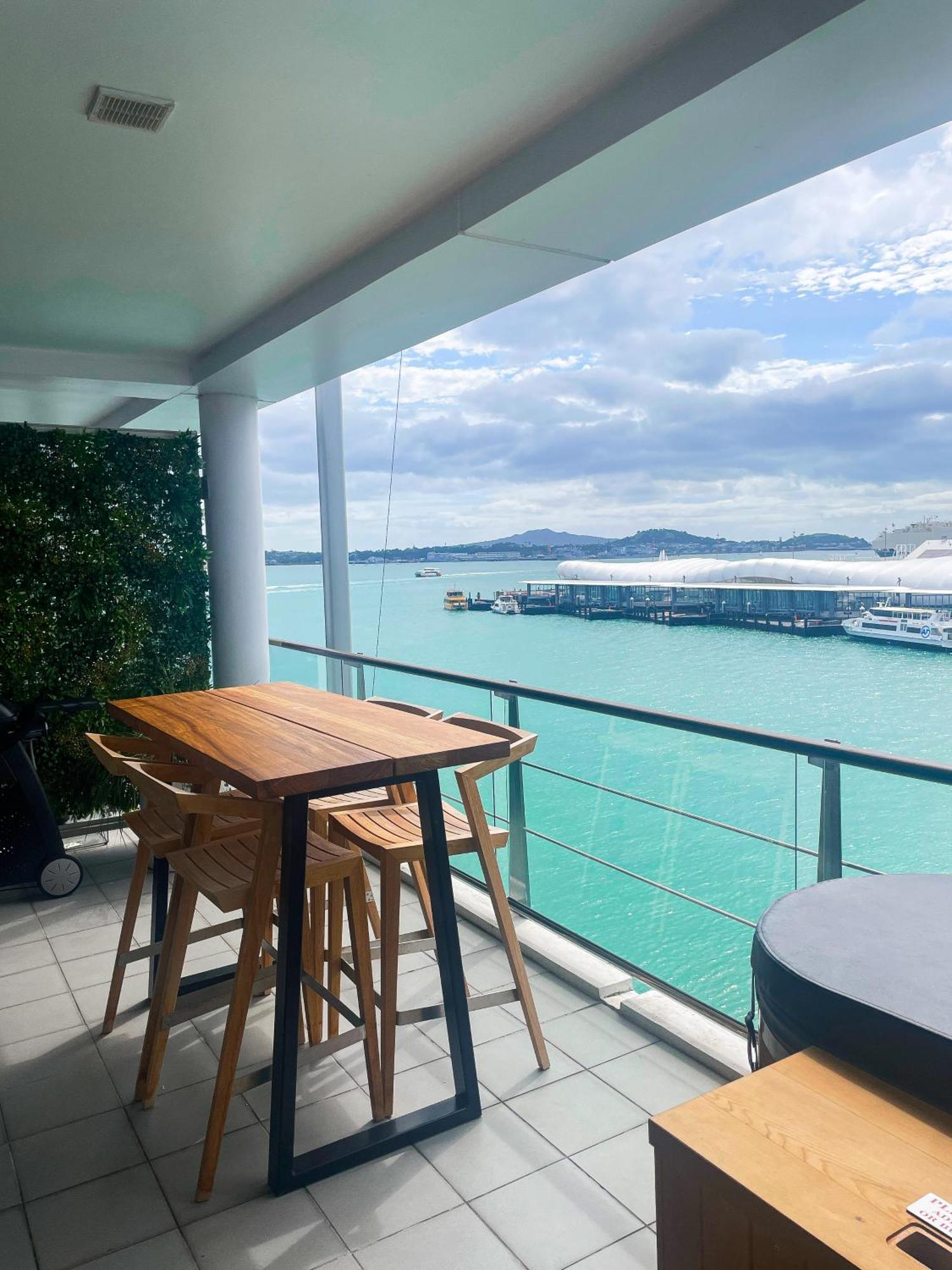 Luxury - Parking - Hot Tub - Stunning Views