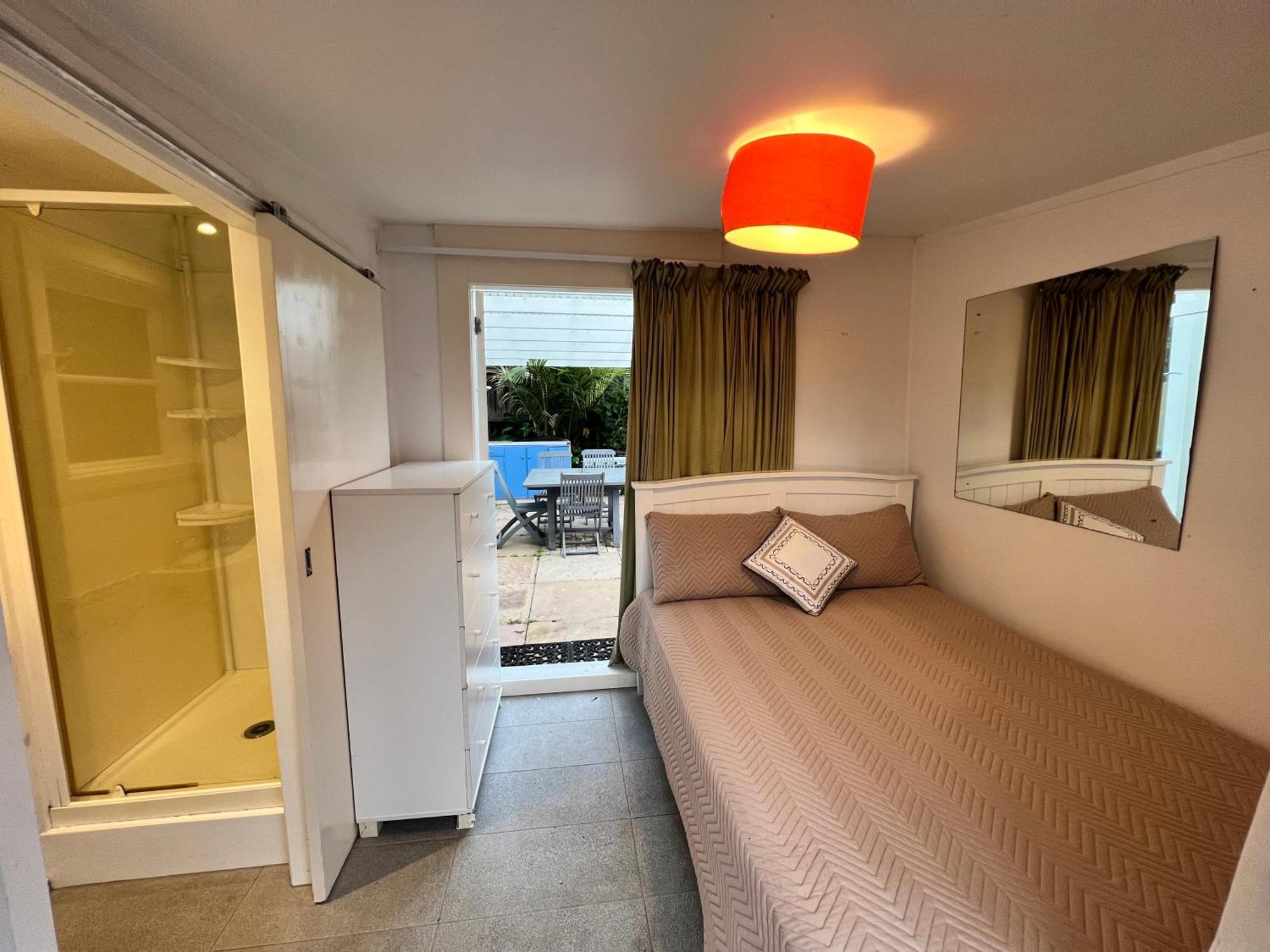 Grey Lynn House Homestay *