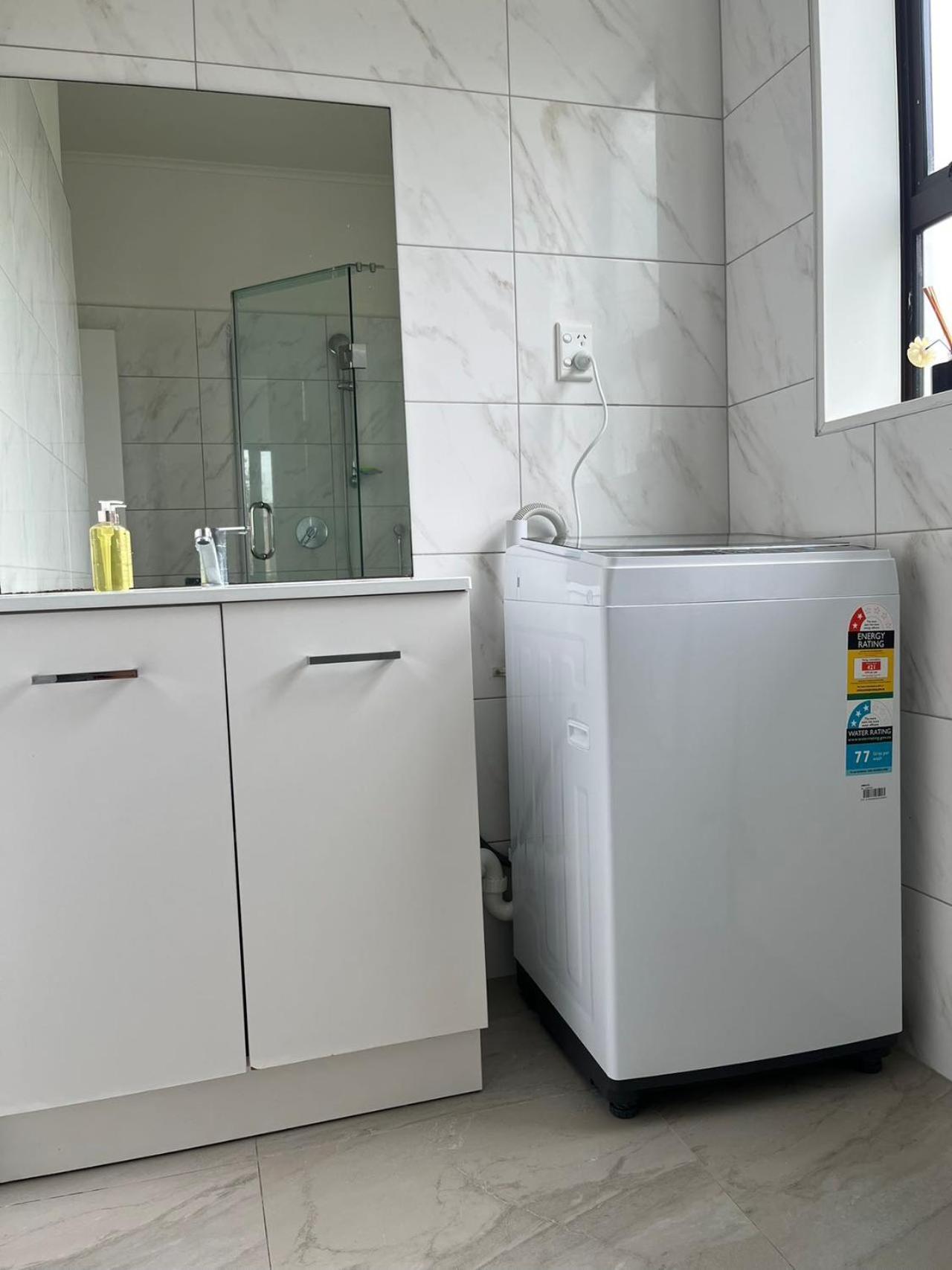 Totara Vale, Free Coffee, Parking And Wifi, Near Glenfield Mall And Highway 18,1 *