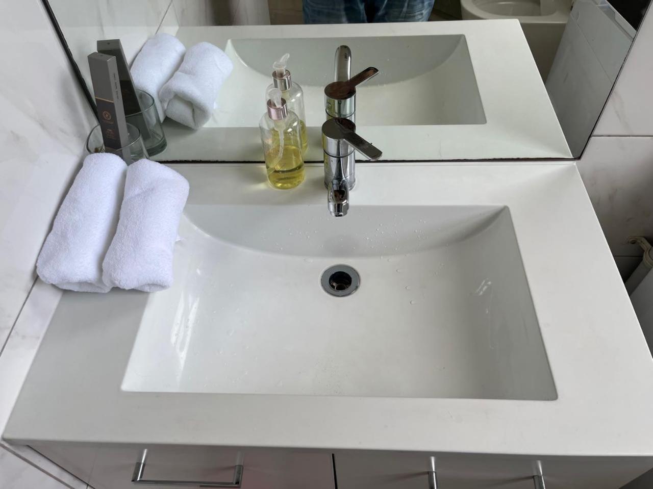 Totara Vale, Free Coffee, Parking And Wifi, Near Glenfield Mall And Highway 18,1 * Auckland