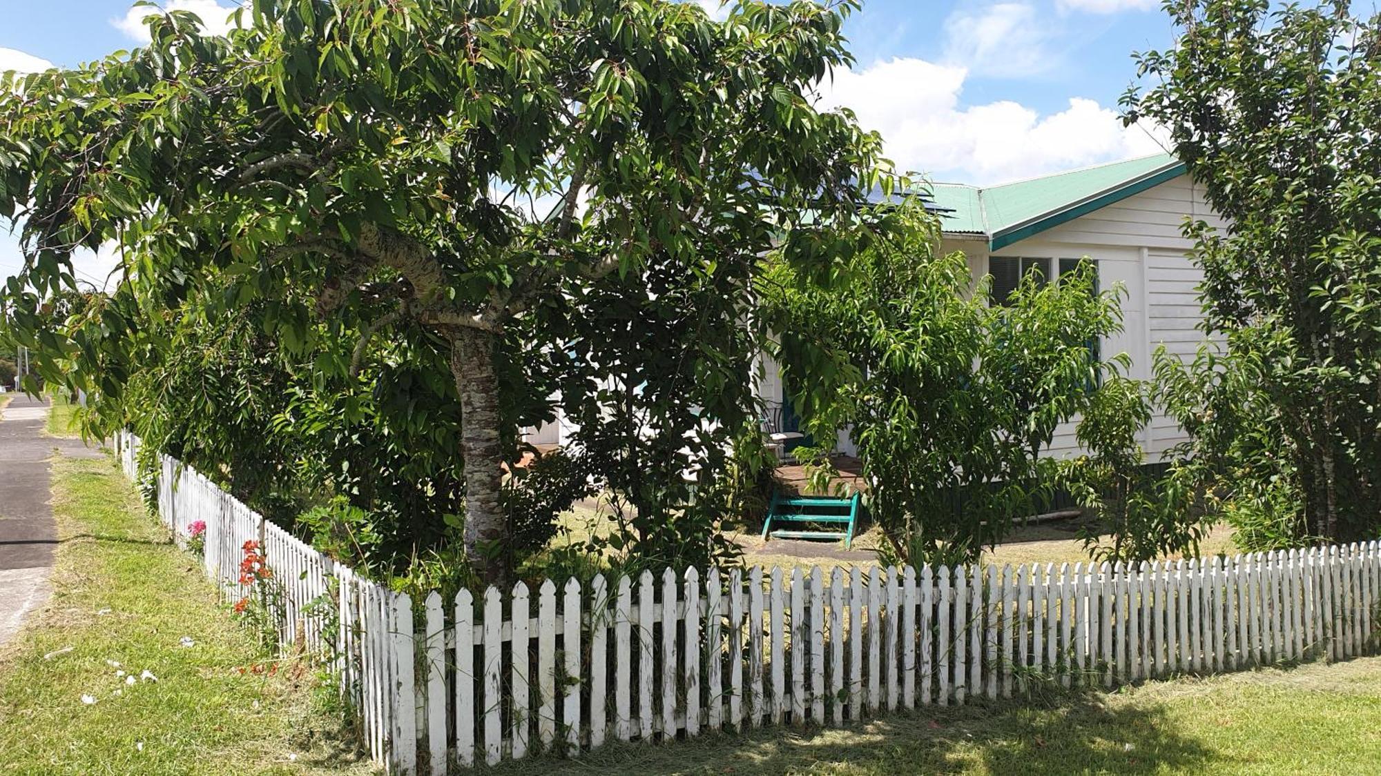 Pousada Green Getaway- Unique, 4 Bedroom Bungalow Papakura