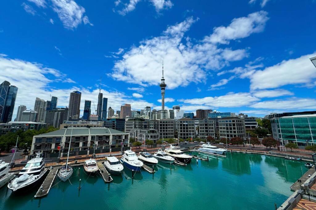 Waterfront With Sky Tower & Harbour View Apartment Auckland