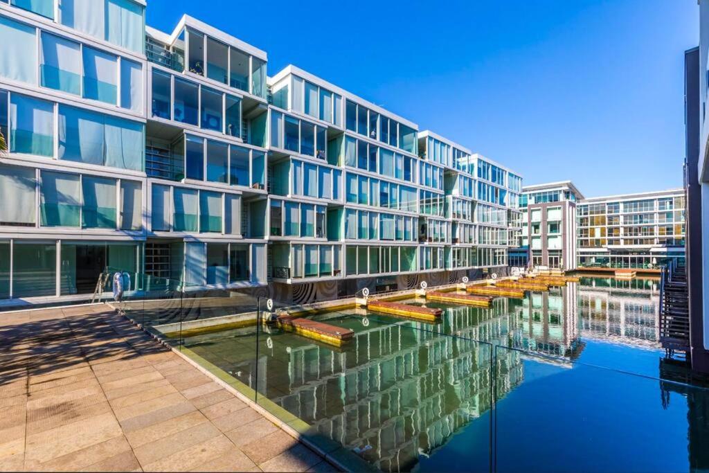 Waterfront With Sky Tower & Harbour View