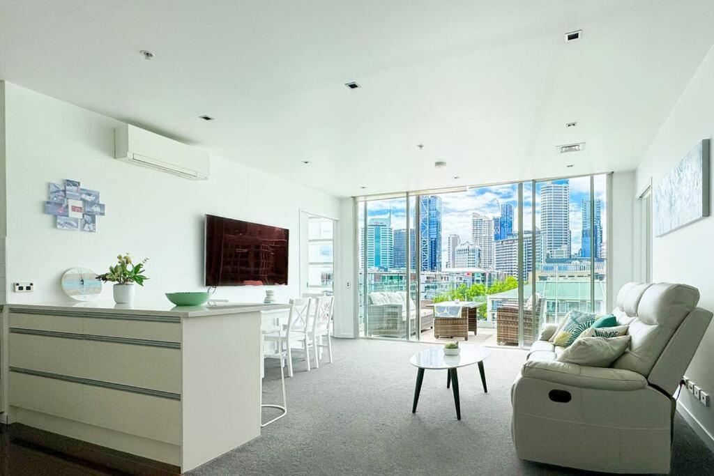 Apartment Waterfront With Sky Tower & Harbour View