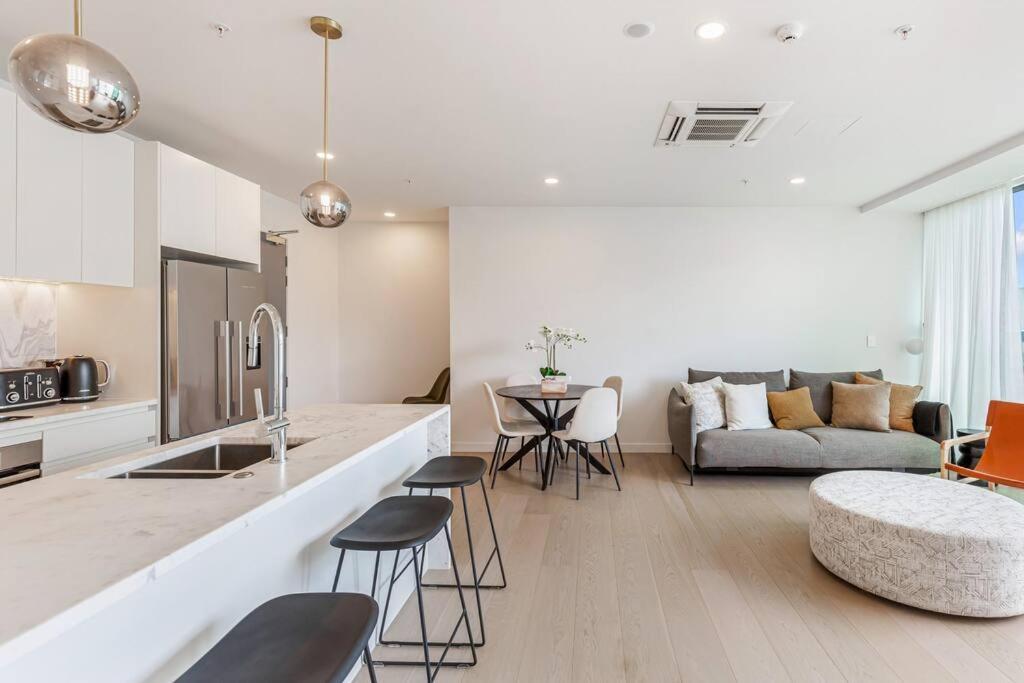 Urban Escape: Prime Location Apartment Auckland