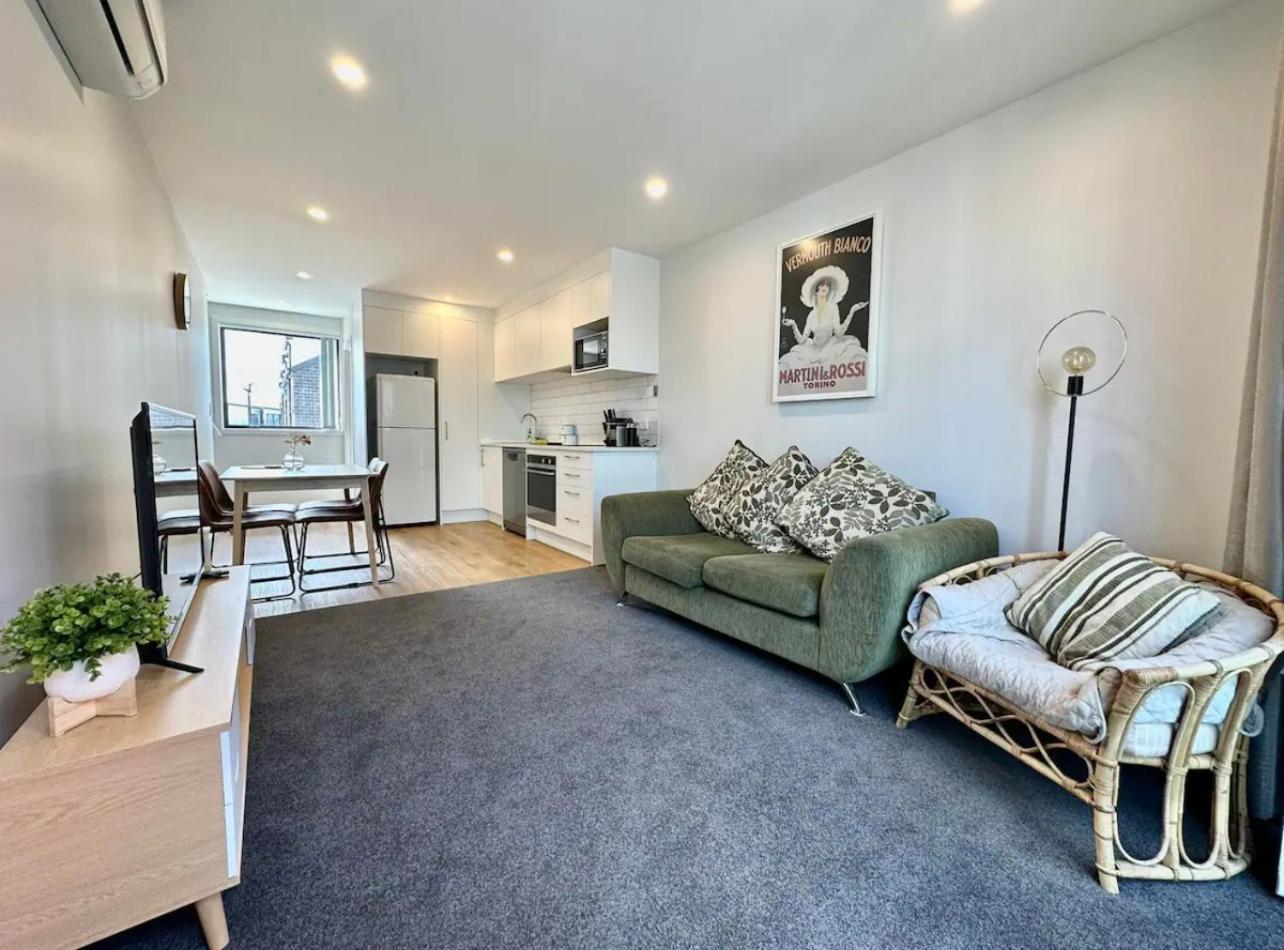 Immaculate - 2 Bedroom Townhouse Close To Fruitvale Train Station Apartment *