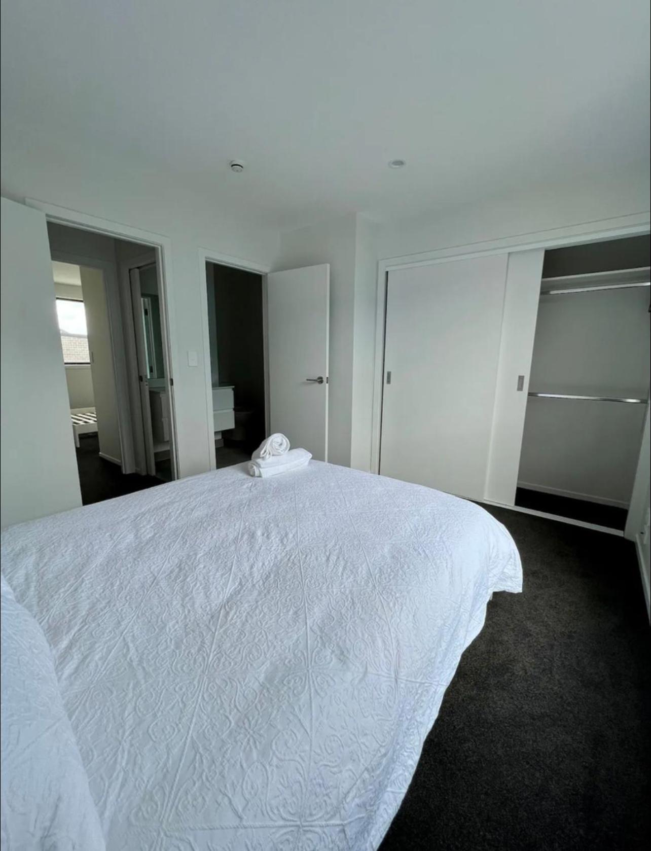 Apartment Immaculate - 2 Bedroom Townhouse Close To Fruitvale Train Station Auckland