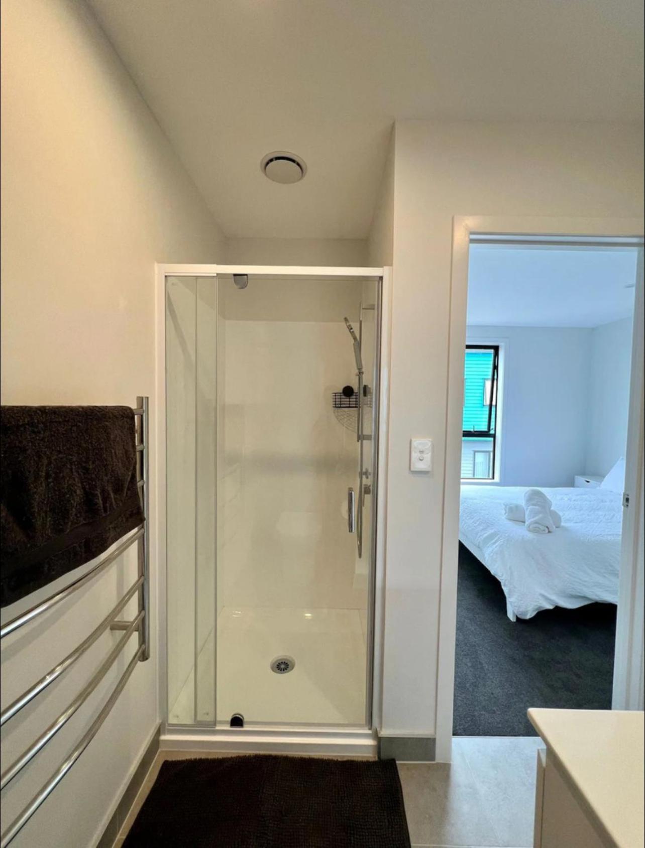 Immaculate - 2 Bedroom Townhouse Close To Fruitvale Train Station