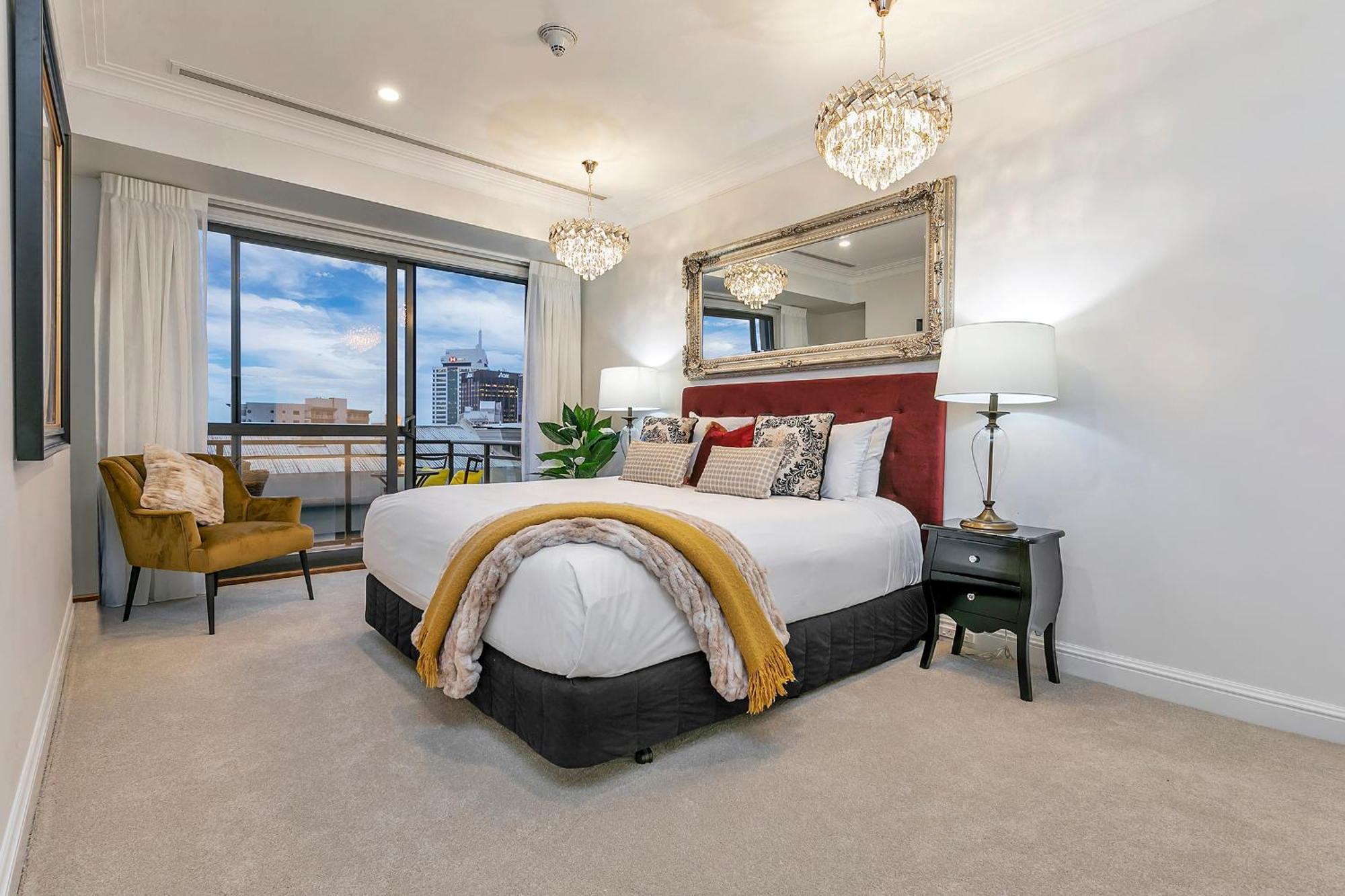 Royale Palace - Rooftop Pool &spa Auckland