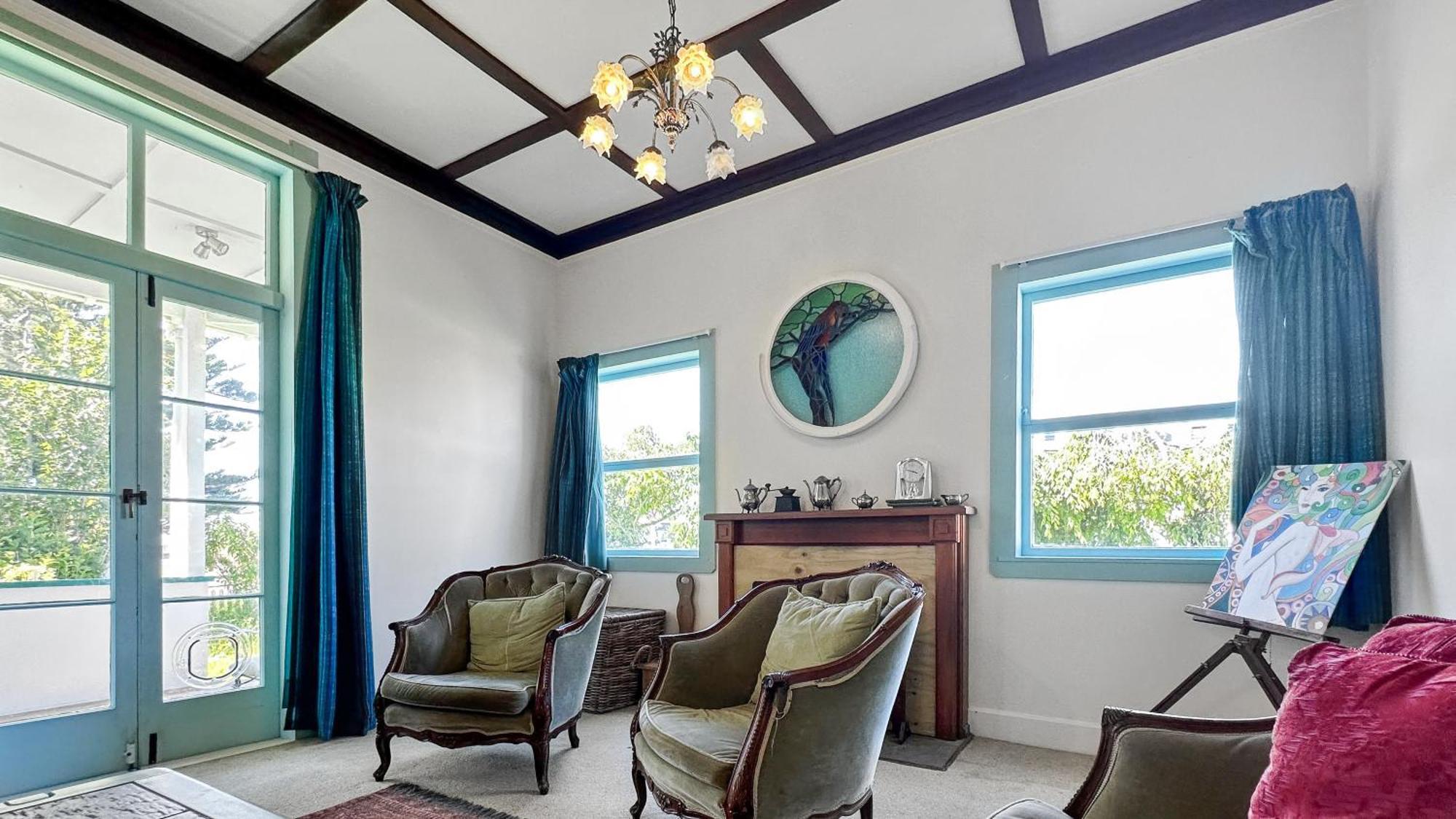 Green Getaway- Unique, 4 Bedroom Bungalow Papakura Auckland