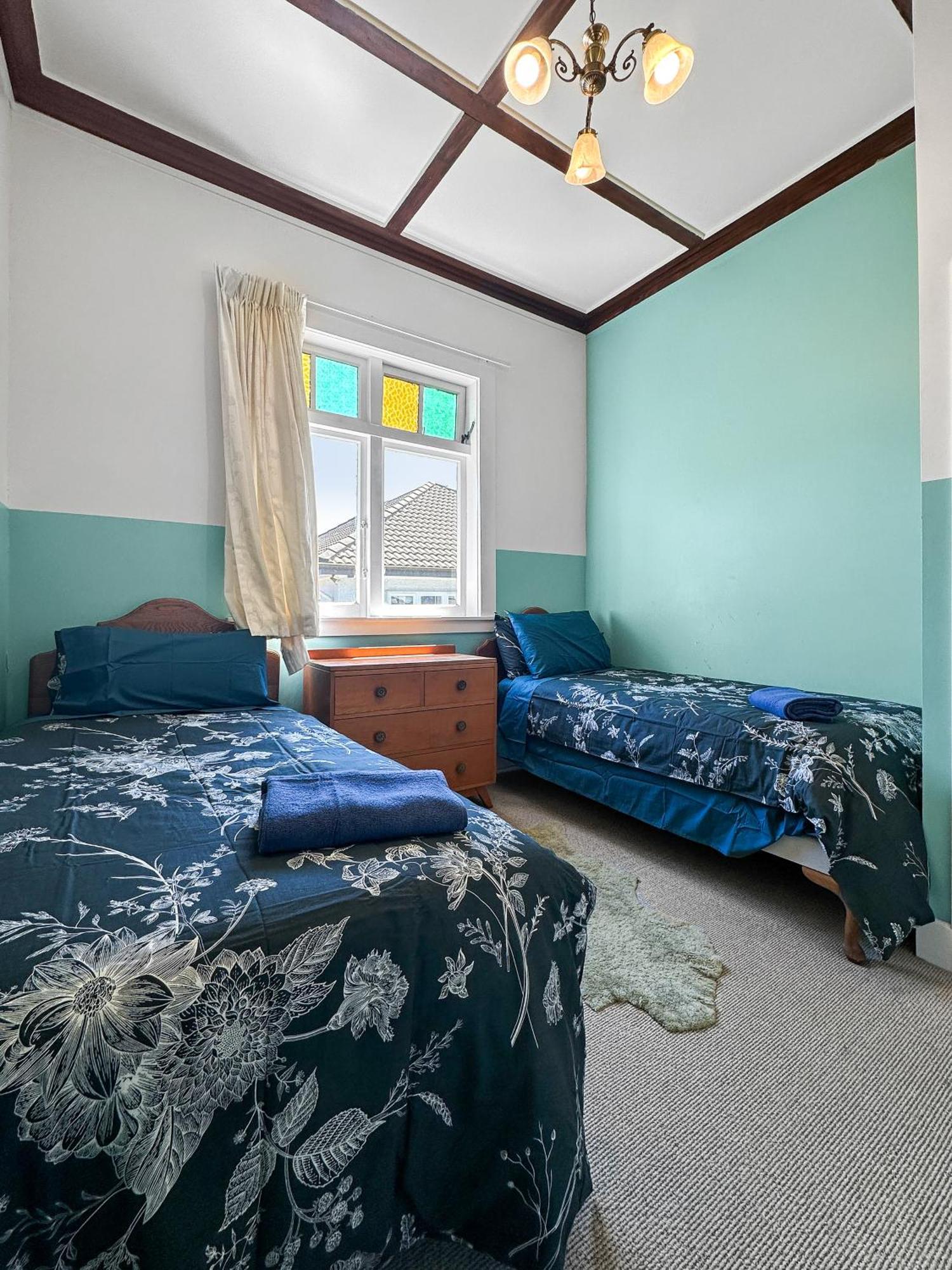 Green Getaway- Unique, 4 Bedroom Bungalow Papakura Pousada *