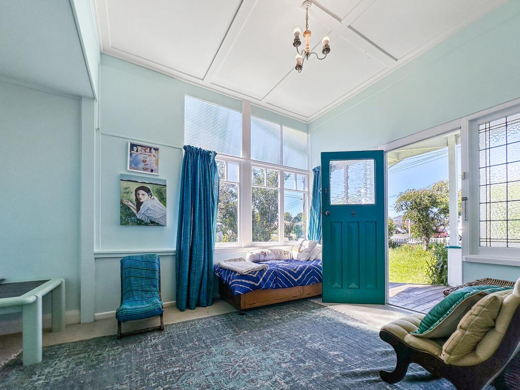 Green Getaway- Unique, 4 Bedroom Bungalow Papakura Pousada